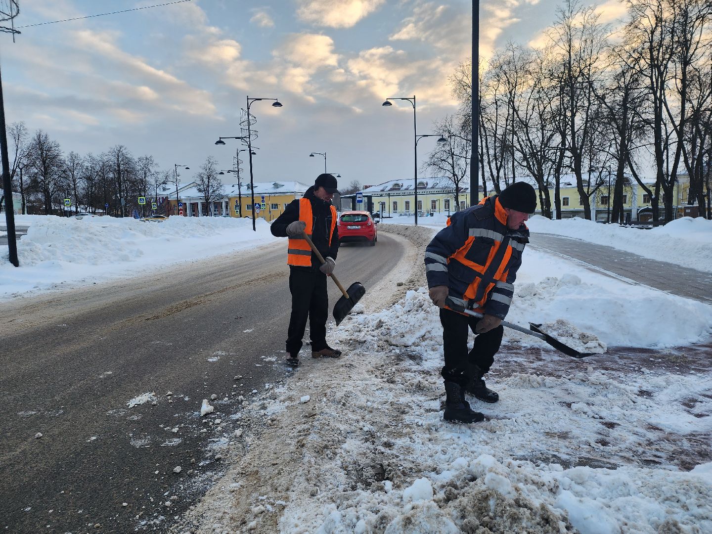 серпухов, подмосковье, уборка снега, площадь ленина,