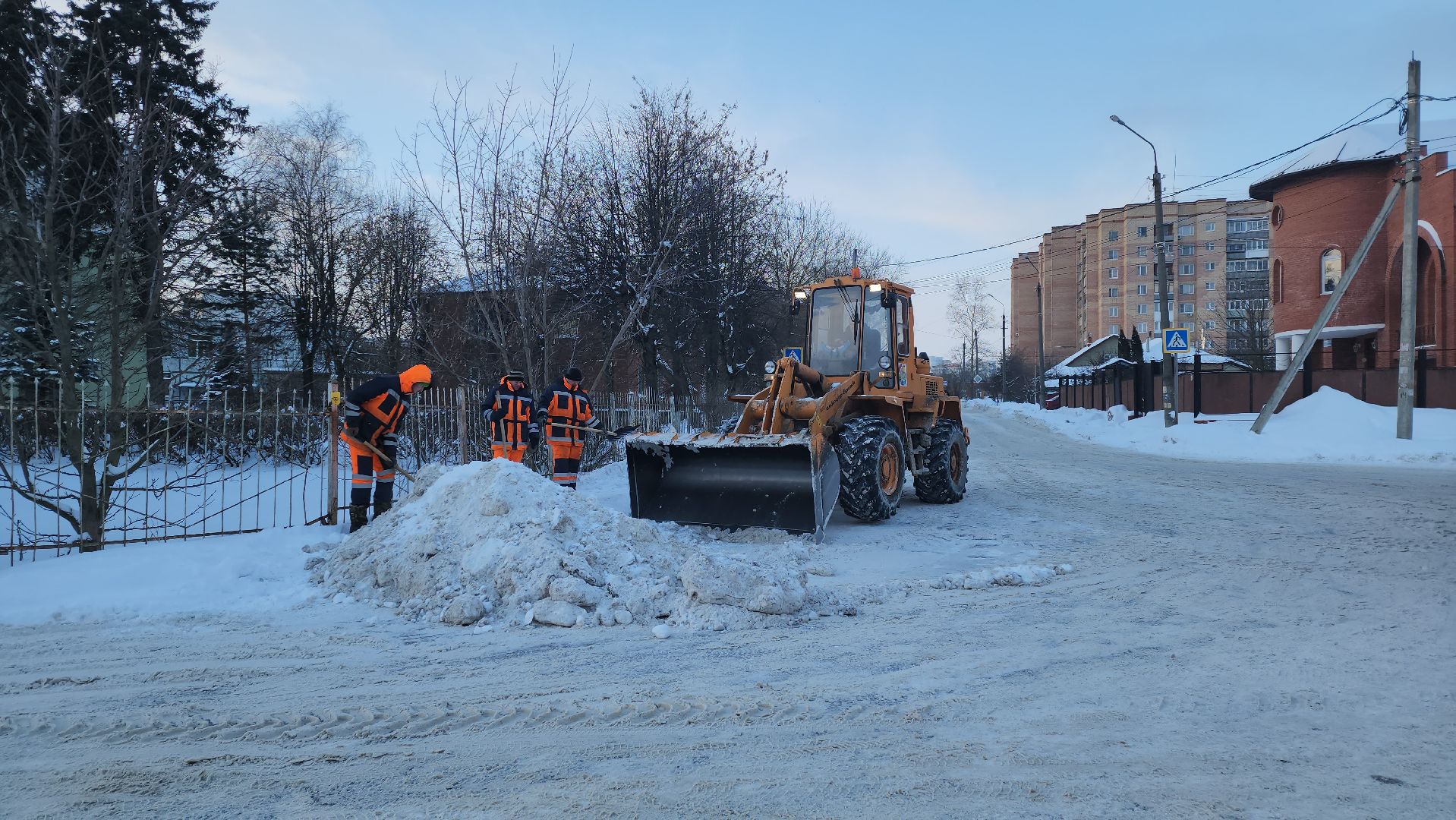 серпухов, подмосковье, убирают снег, комбинат благоустройства,