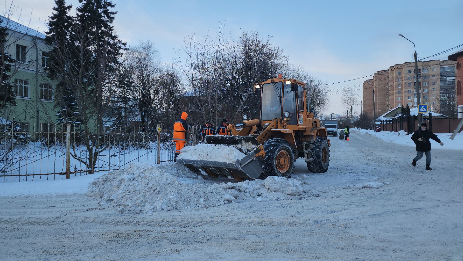серпухов, подмосковье, убирают снег, комбинат благоустройства,