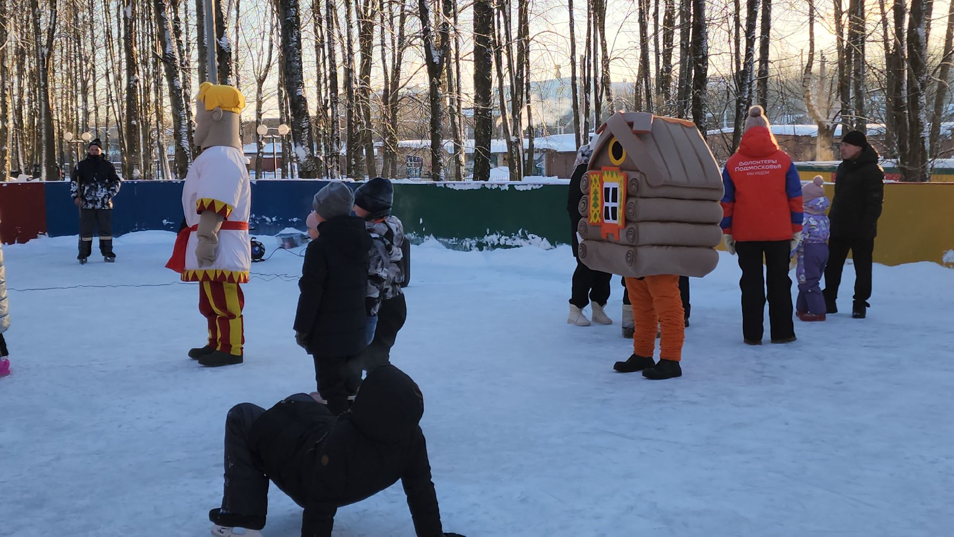 Волоколамск, парк, парки подмосковья, зима в подмосковье, дискотека, мандарины, дети, детская музыка,