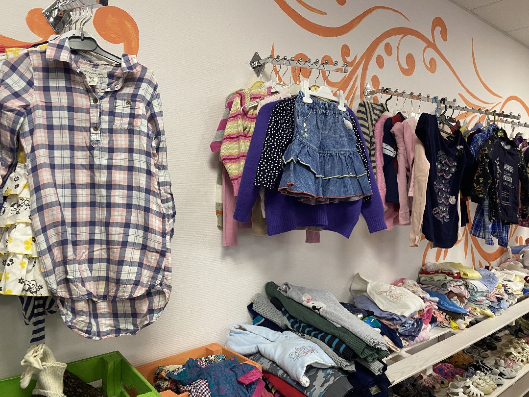 Краснознаменск, благотворительный проект, Добрый шкаф, помощь, Мария Волошина, Олег Рожнов