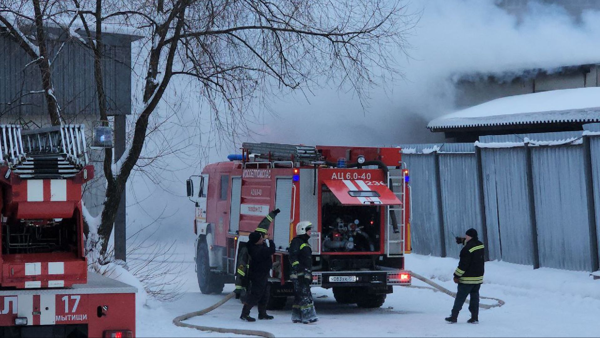 мытищи, Склад автозапчастей, пожар, Пожар в Мытищах, улица Силикатная, мчс, мчс россии, пожарные,