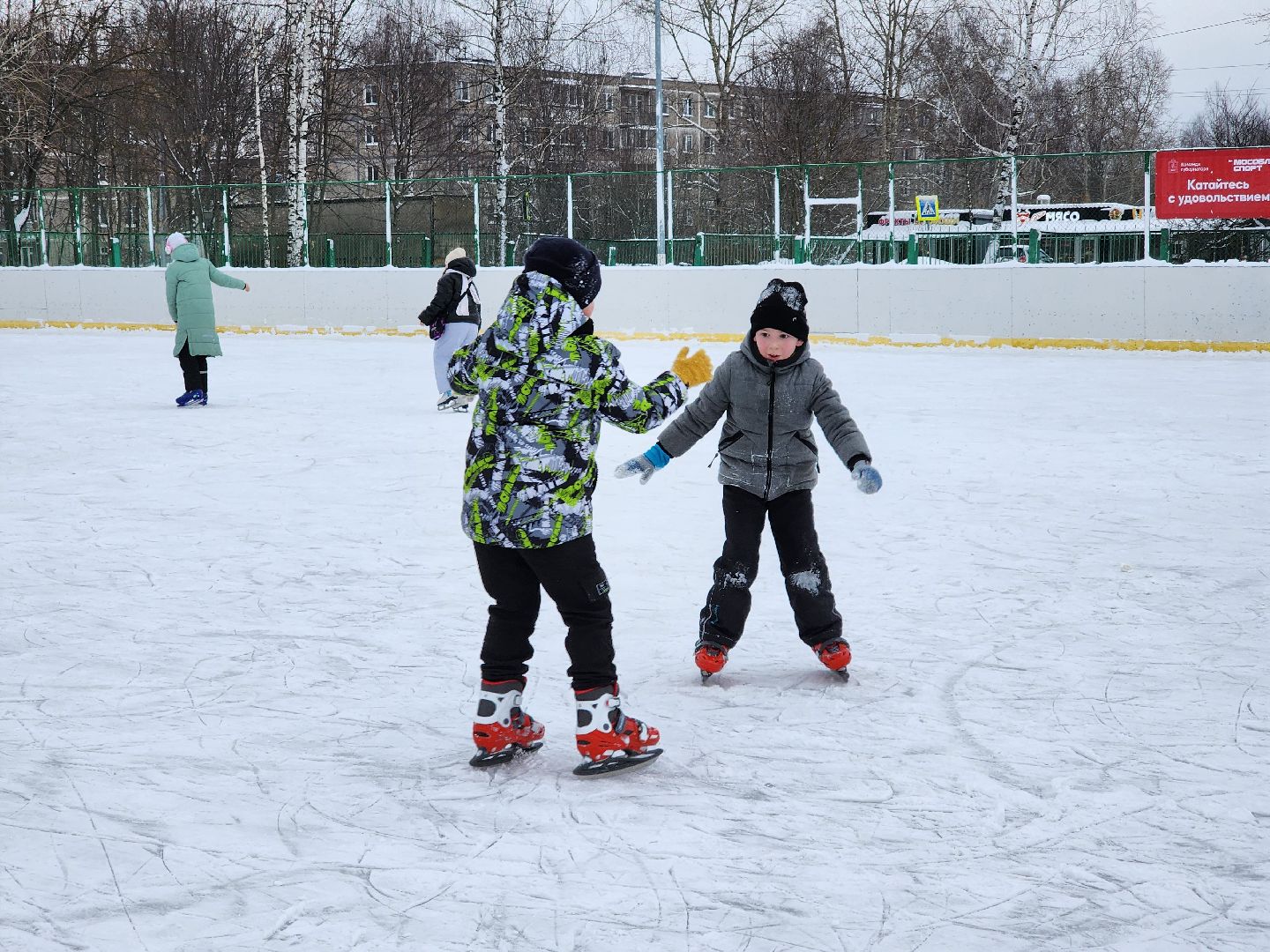 Зима в Подмосковье, зимние виды спорта, каток, Старая Купавна, Богородский городской округ,