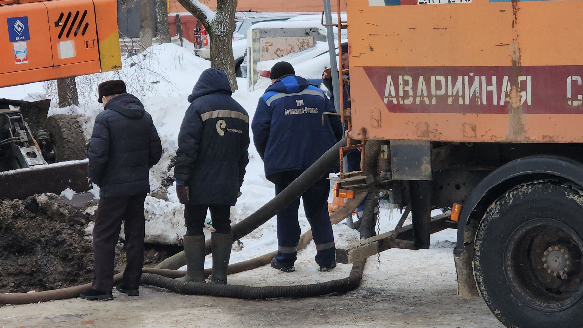 серпухов, ЖКХ, прорыв трубы, коммунальщики, водопровод,