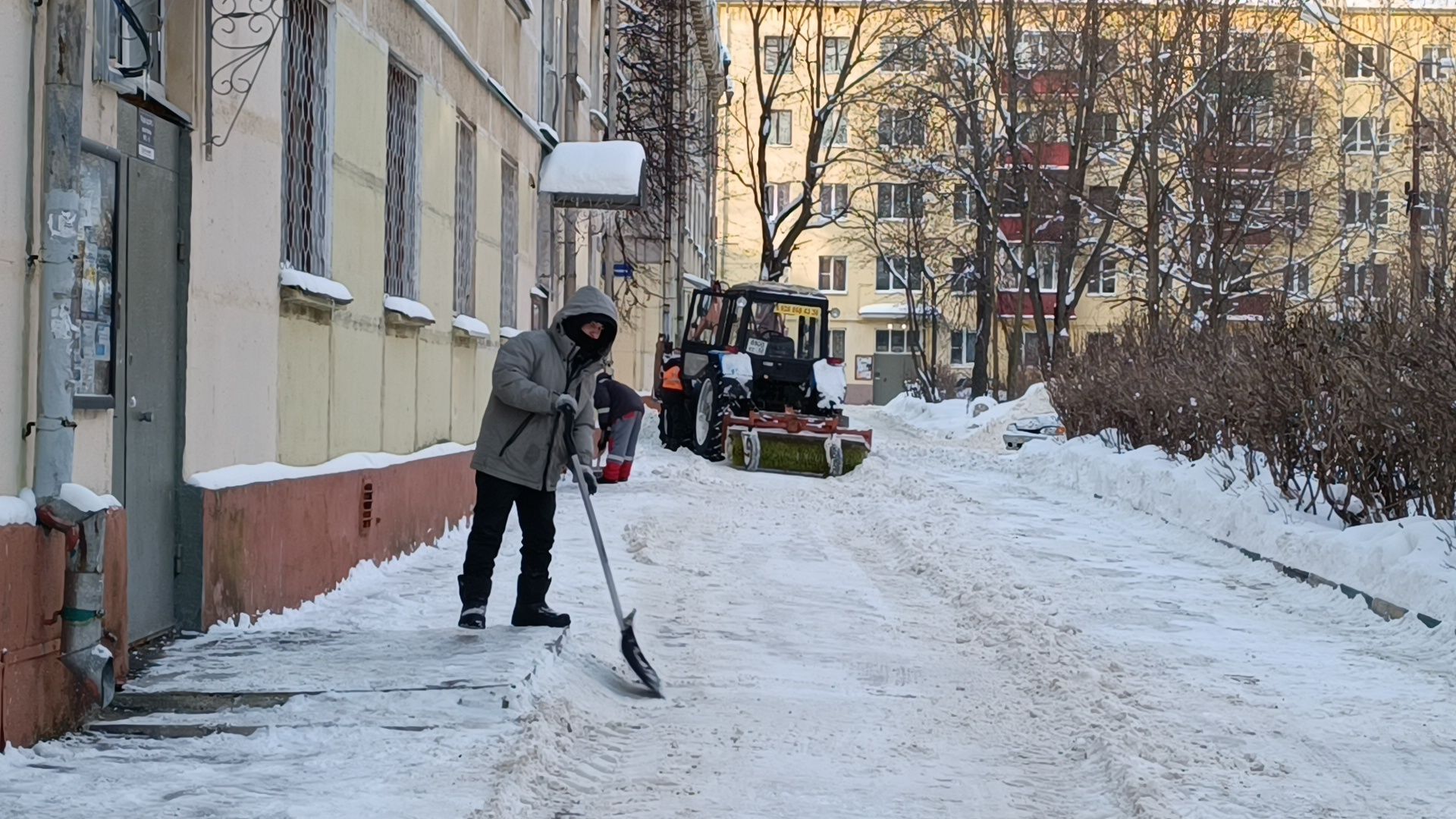 жкх, уборка снега, двор,
