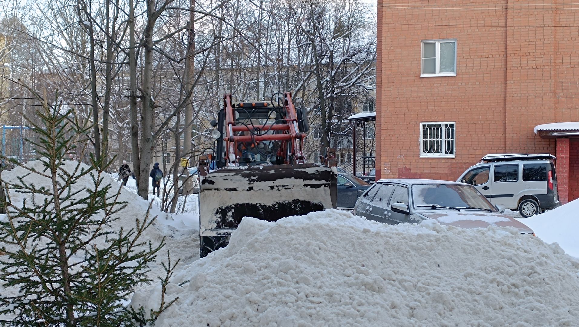 жкх, уборка снега, двор,