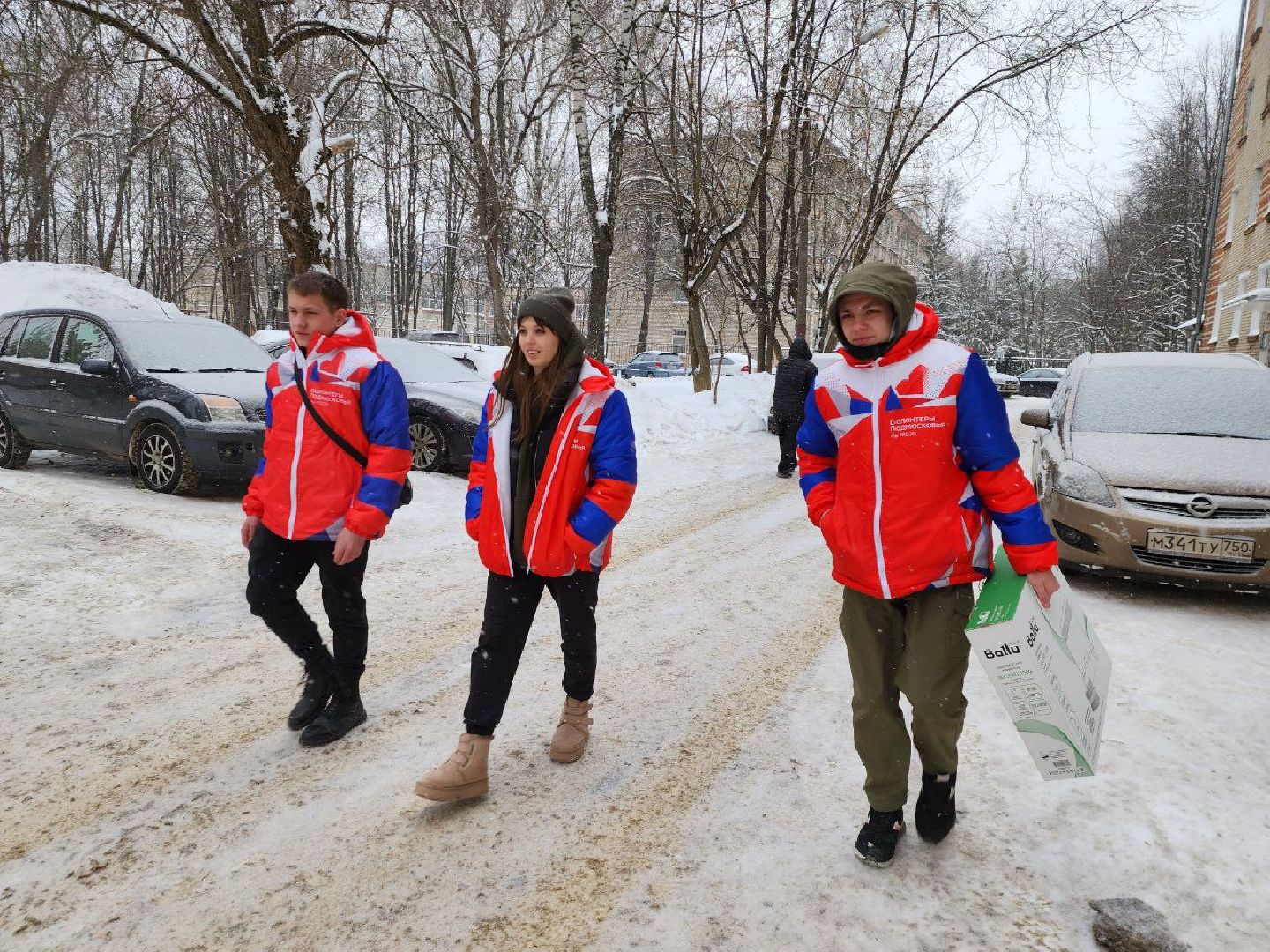 подольск, городской округ подольск, подмосковье, ЖКХ, волонтеры, помощь жителям, обогреватели, тепло жителям, добрые дела, помощь военнослужащим,