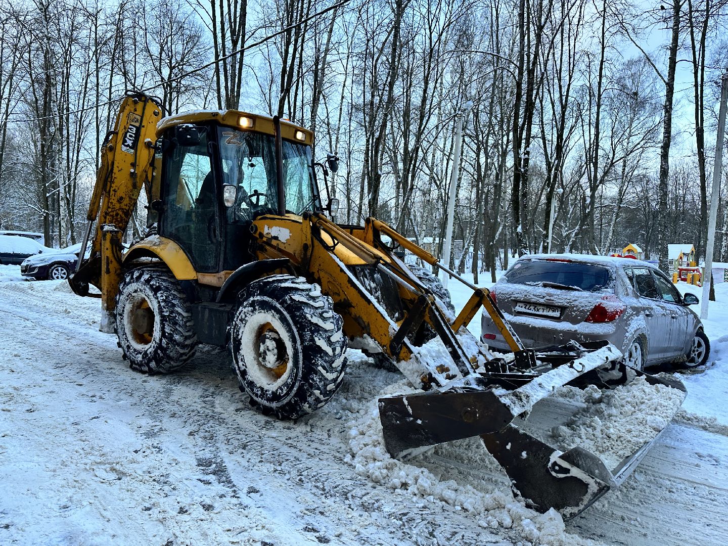 уборка дворов, жкх подмосковье, наро-фоминск, уборка снега,