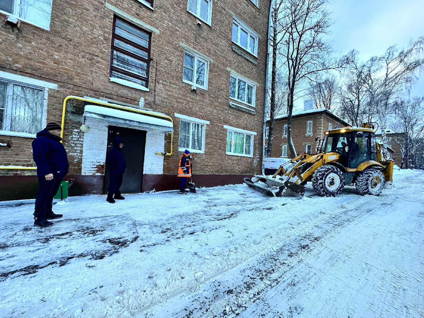 уборка дворов, жкх подмосковье, наро-фоминск, уборка снега,