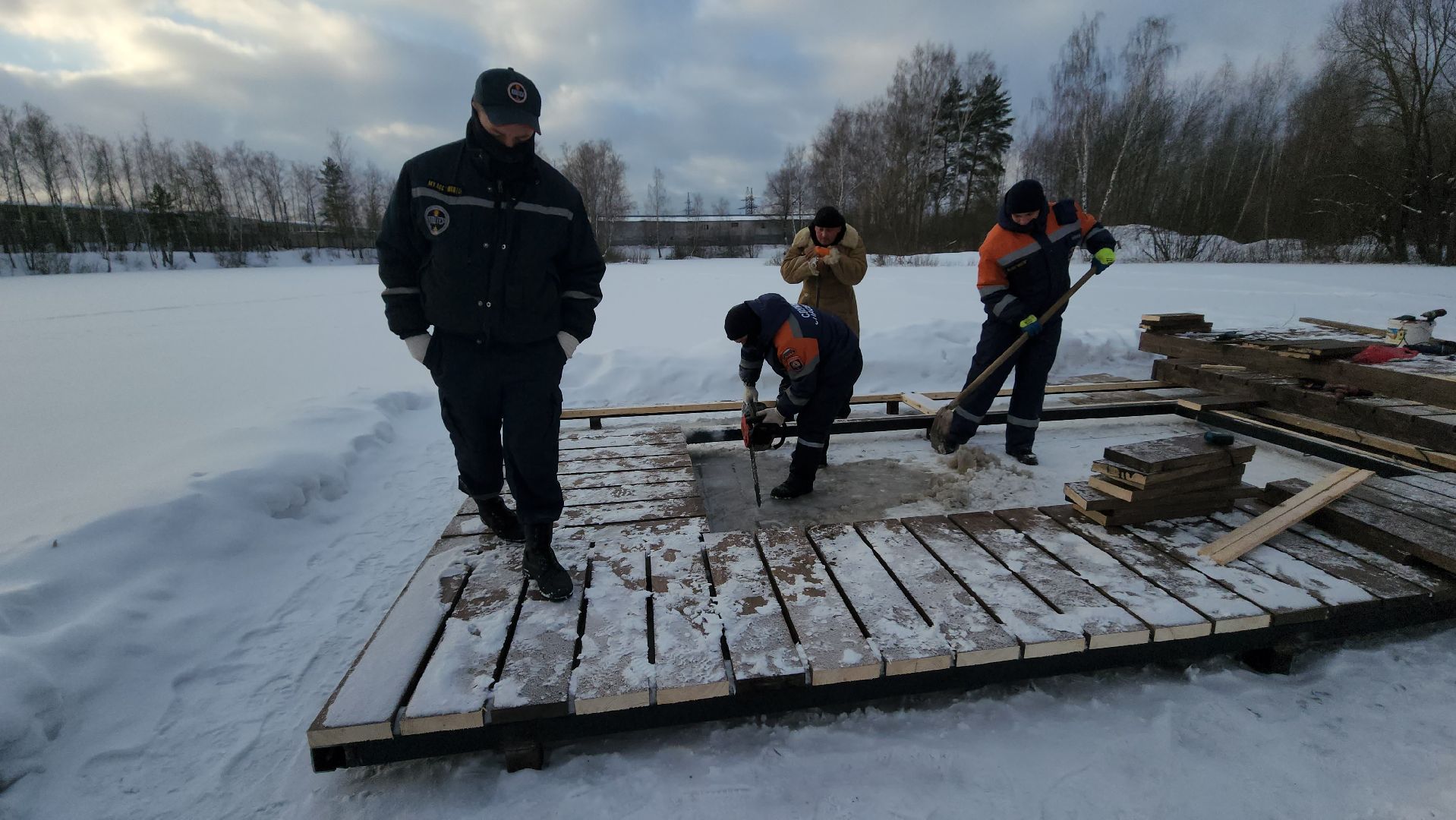 серпухов, крещение господне, иордань, прорубь, омовение, юпитер,