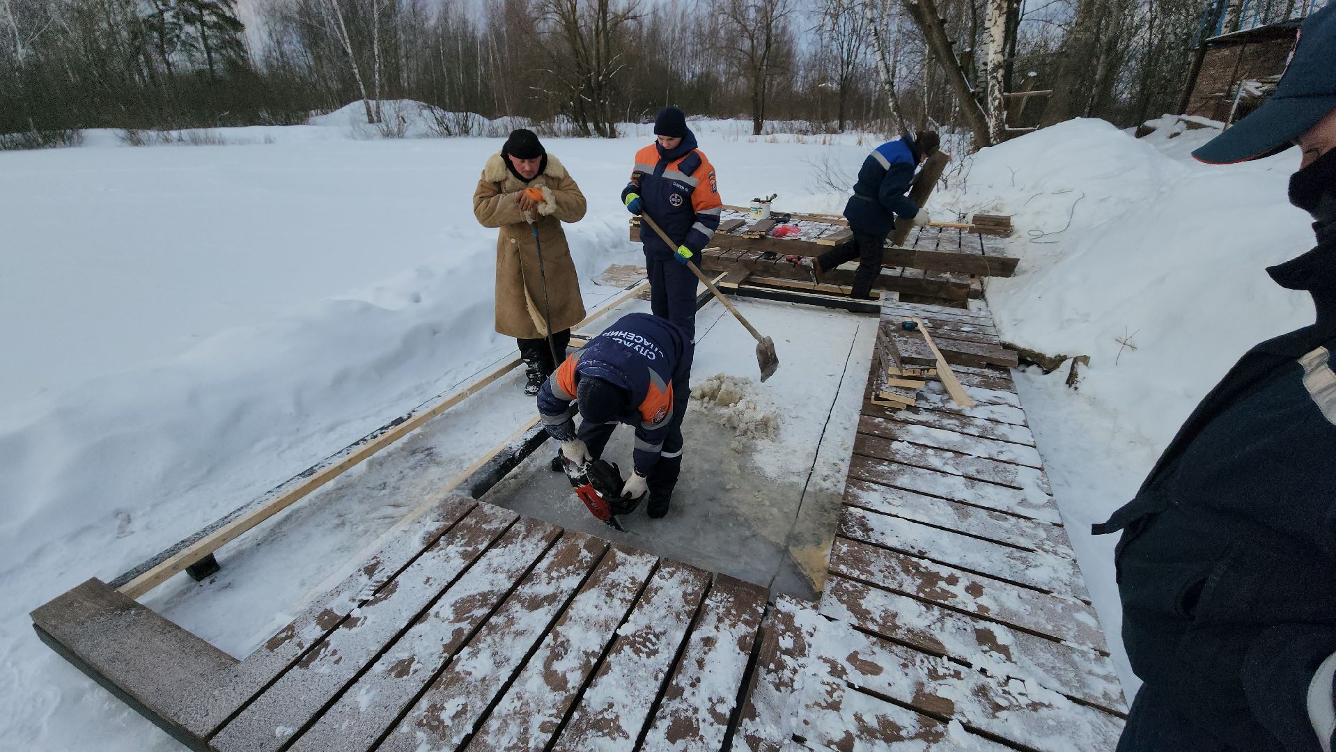 серпухов, крещение господне, иордань, прорубь, омовение, юпитер,