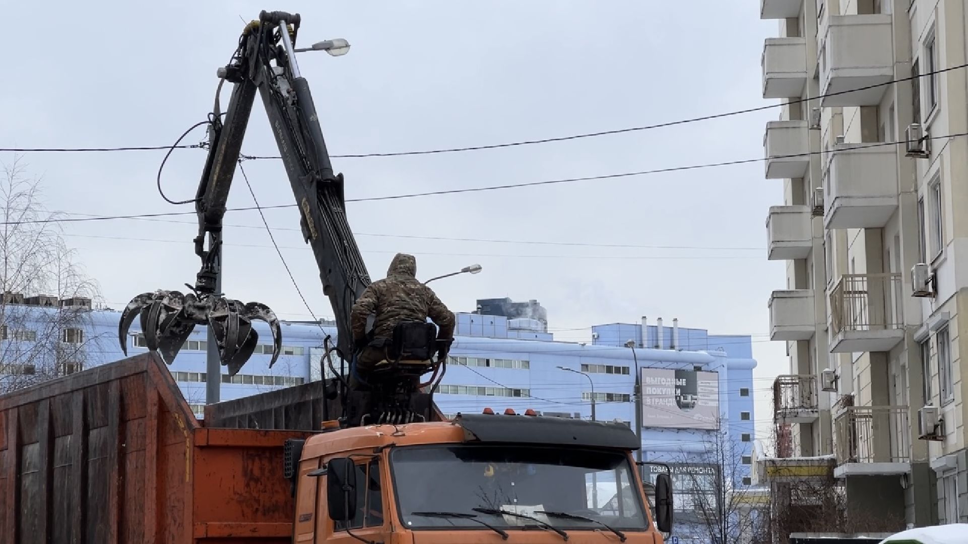 химки, уборка мусора, контейнерная площадка, мусорные контейнеры,