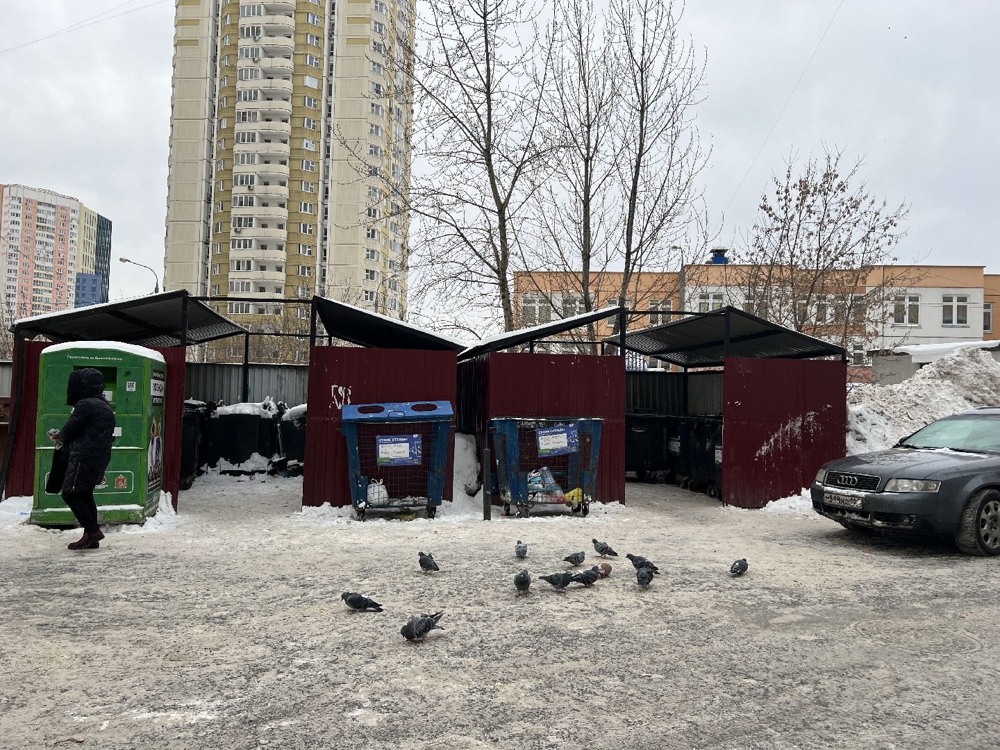 химки, уборка мусора, контейнерная площадка, мусорные контейнеры,