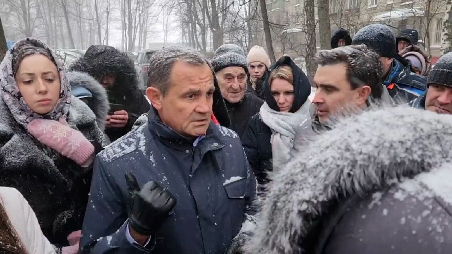 Реутов, выездная администрация, глава Реутова, вопрос-ответ, ЖКХ, отопление, дороги, снег,