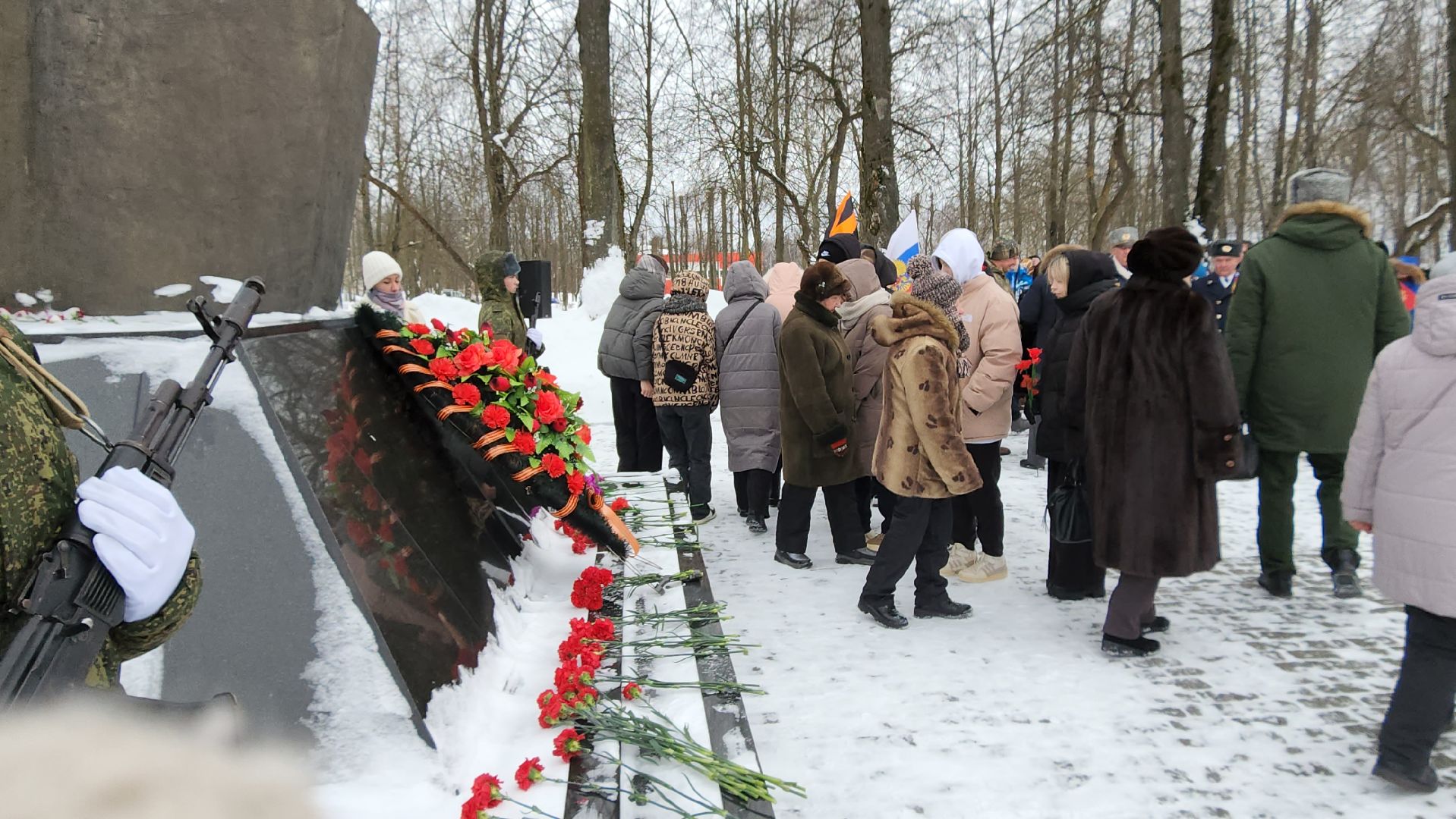 волоколамск, ярополец, кремлевские курсанты, воины, память, памятник, мемориал, день освобождения,