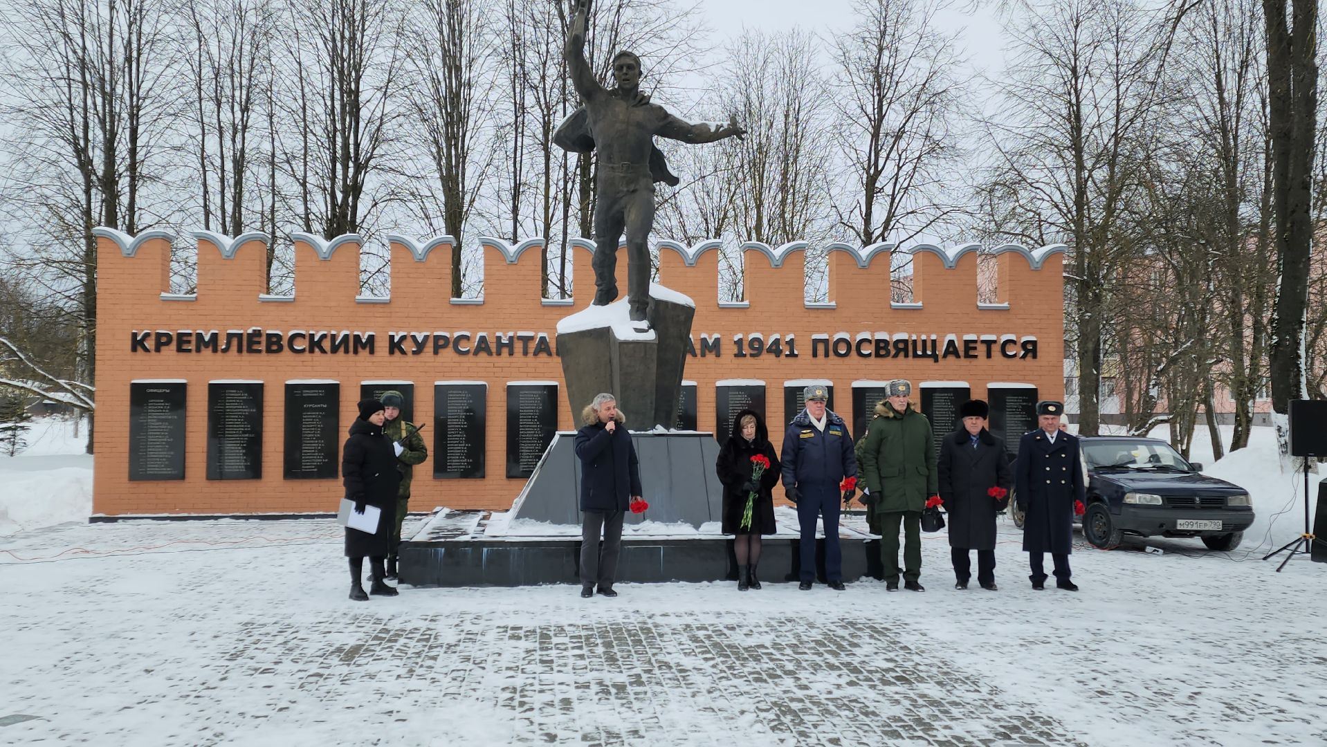 волоколамск, ярополец, кремлевские курсанты, воины, память, памятник, мемориал, день освобождения,