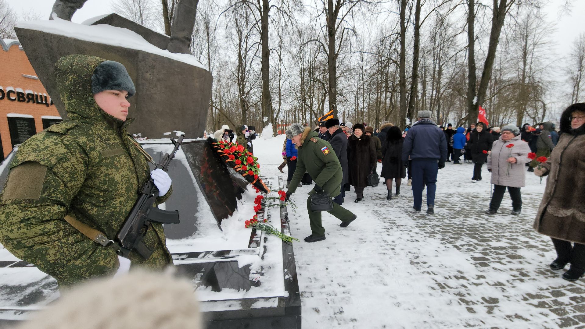 волоколамск, ярополец, кремлевские курсанты, воины, память, памятник, мемориал, день освобождения,