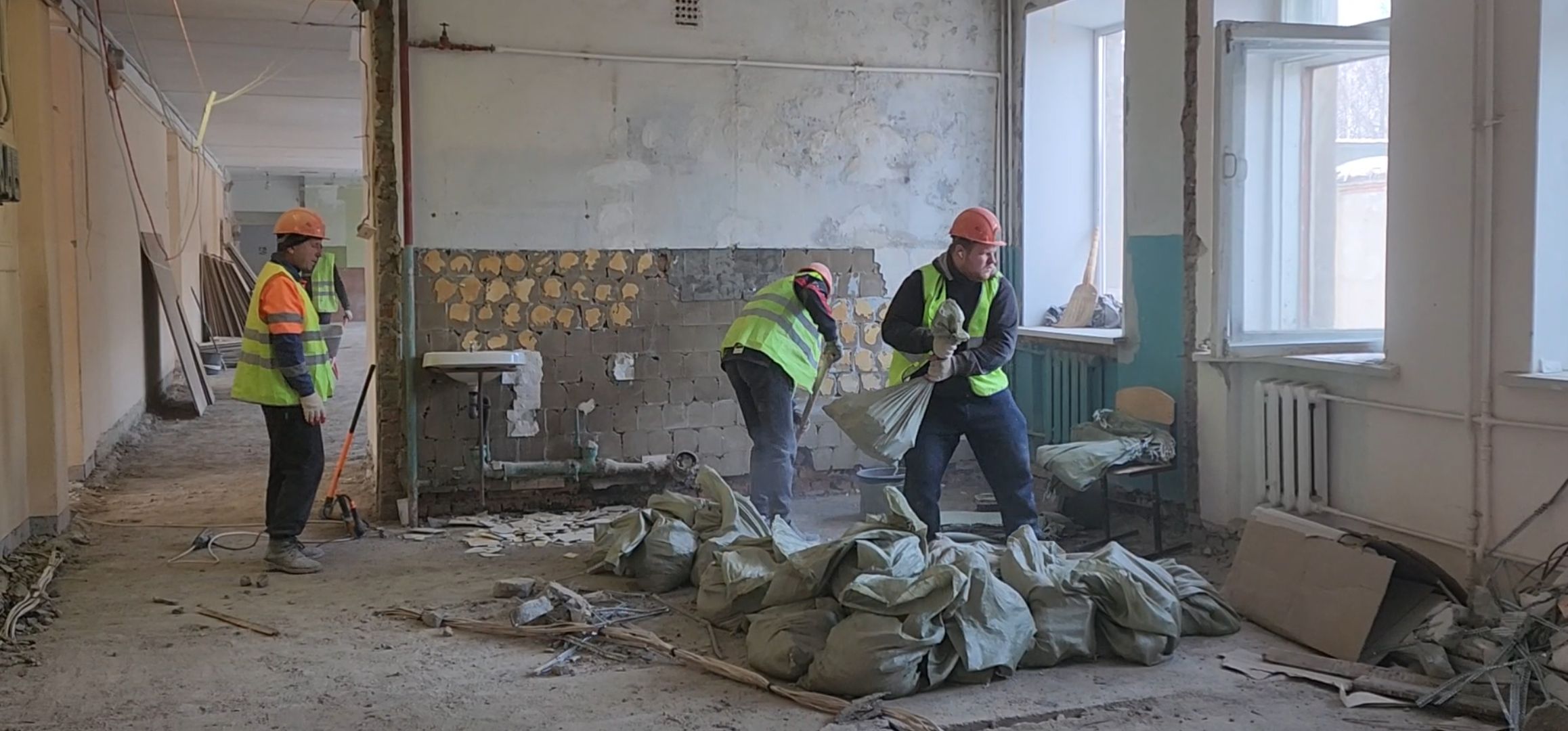 кашира, ожерелье, школа 10, капремонт школы, демонтажные работы,