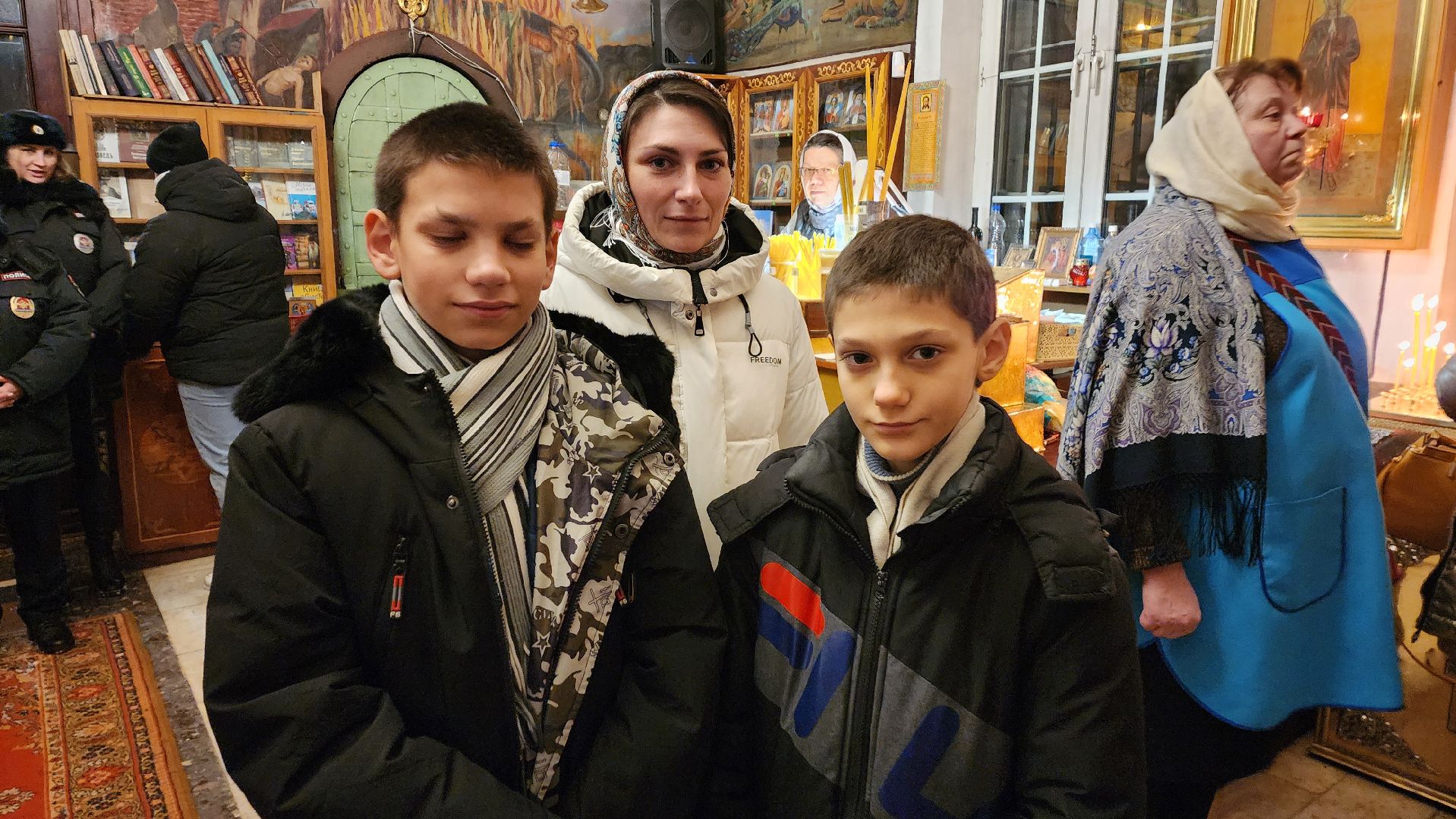 Подмосковье, Городской округ Пушкинский, Ивантеевка, Смоленской храм, крещение господне, служба,