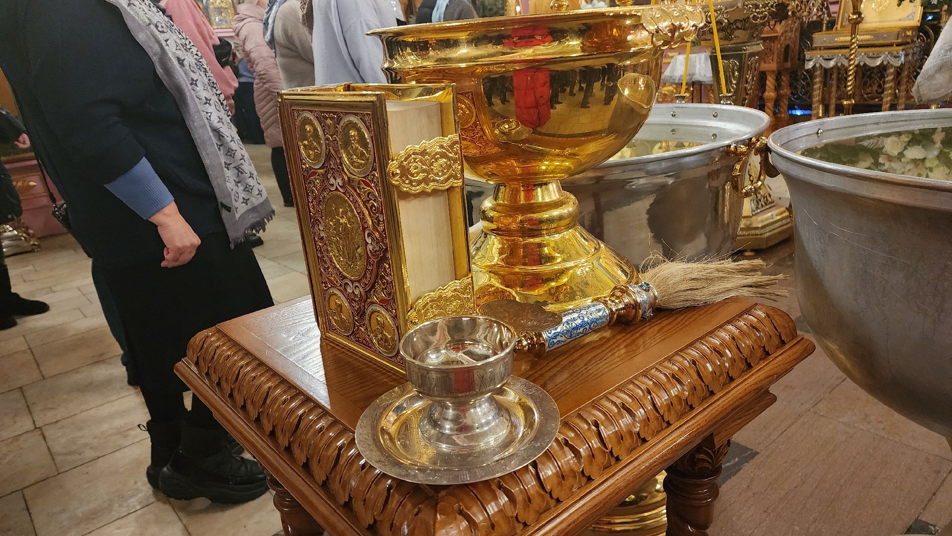 Подмосковье, Городской округ Пушкинский, Ивантеевка, Смоленской храм, крещение господне, служба,