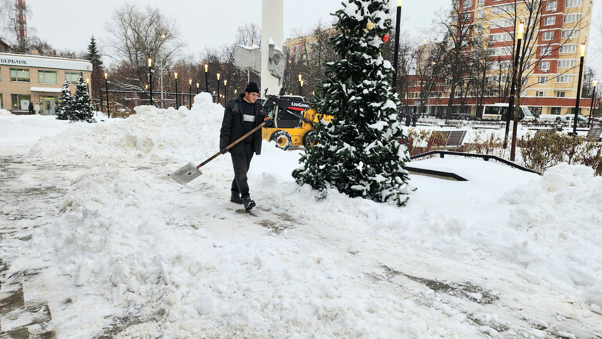 домодедово, снегопад, крещенская ночь, уборка снега, дорожные службы, коммунальные службы, снегоуборочная техника, усиленный режим, подмосковье,
