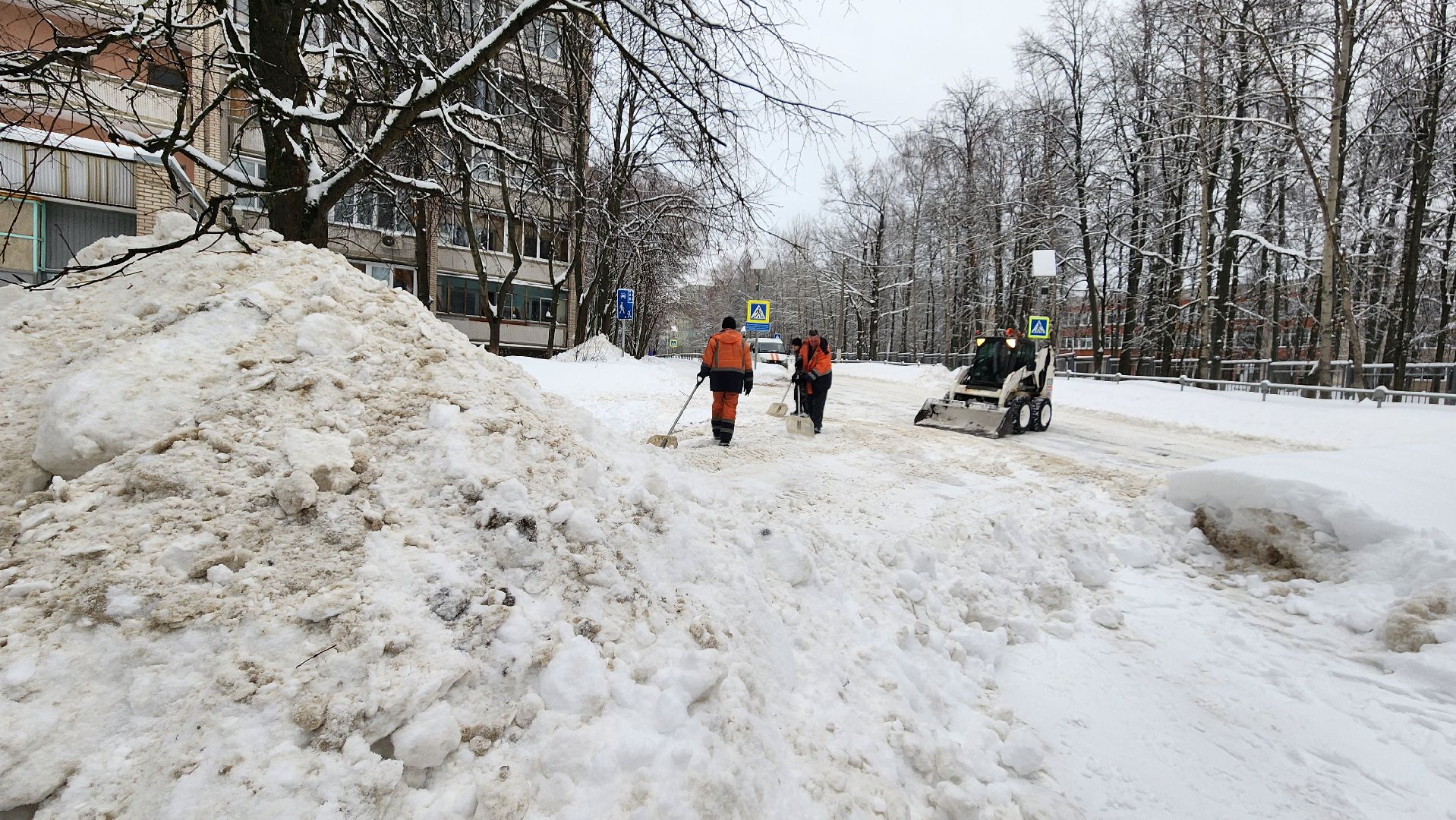 снег, уборка дворов, уборка дорог, протвино, коммунальная техника,