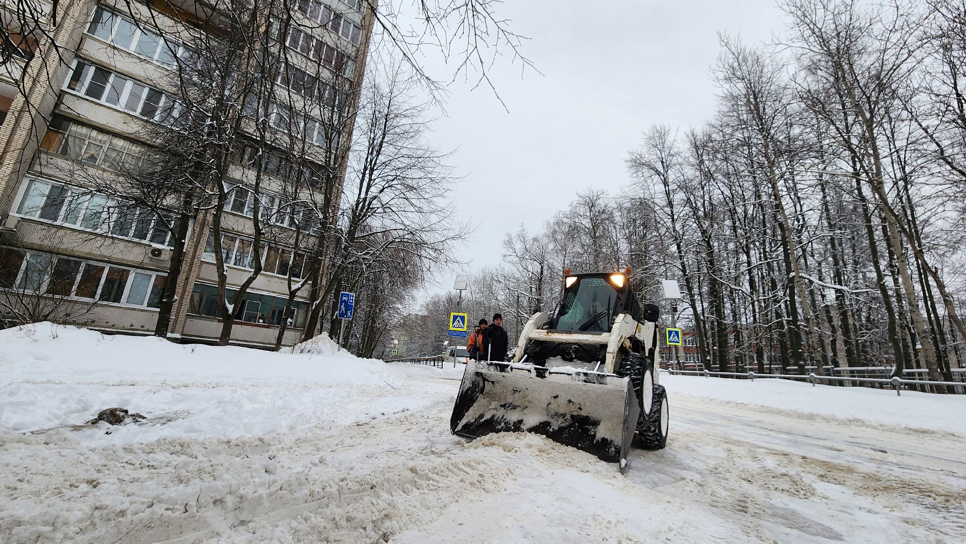 снег, уборка дворов, уборка дорог, протвино, коммунальная техника,