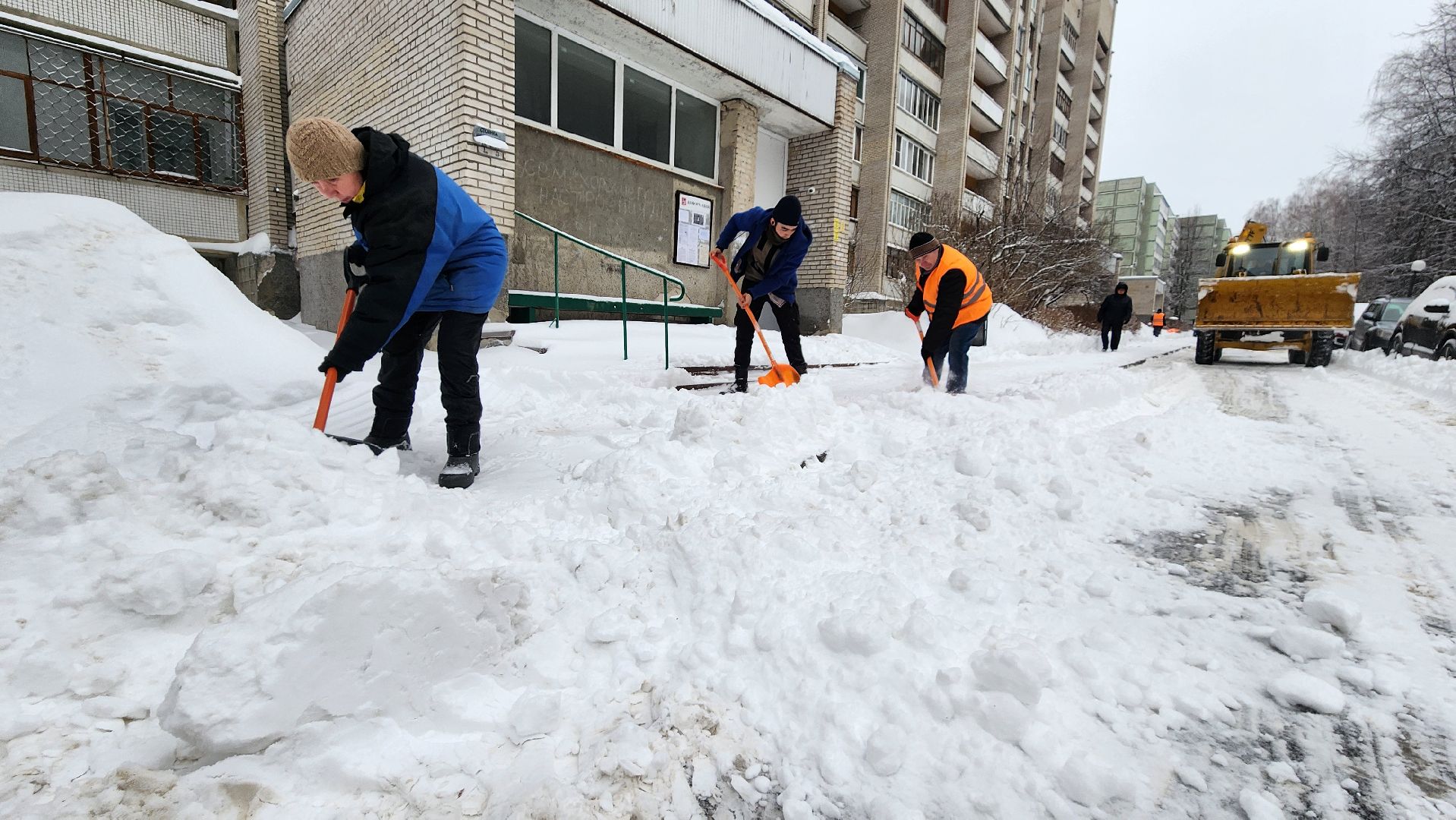 снег, уборка дворов, уборка дорог, протвино, коммунальная техника,