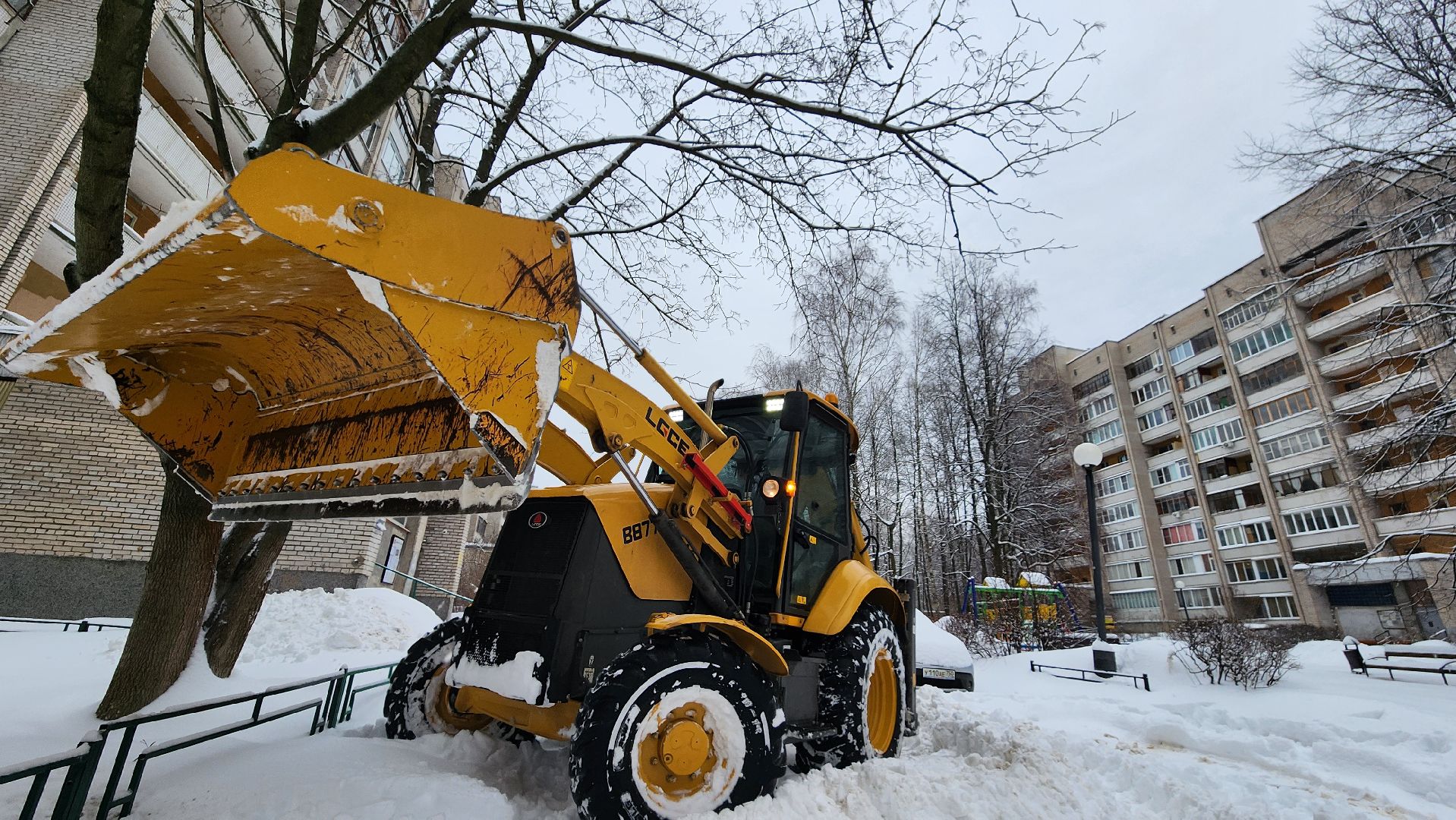 снег, уборка дворов, уборка дорог, протвино, коммунальная техника,