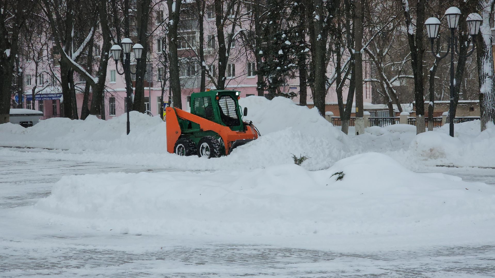 снегопад, уборка снега, коммунальные службы, трактор, Жуковская ОКБ, Агабекян, Никитин,