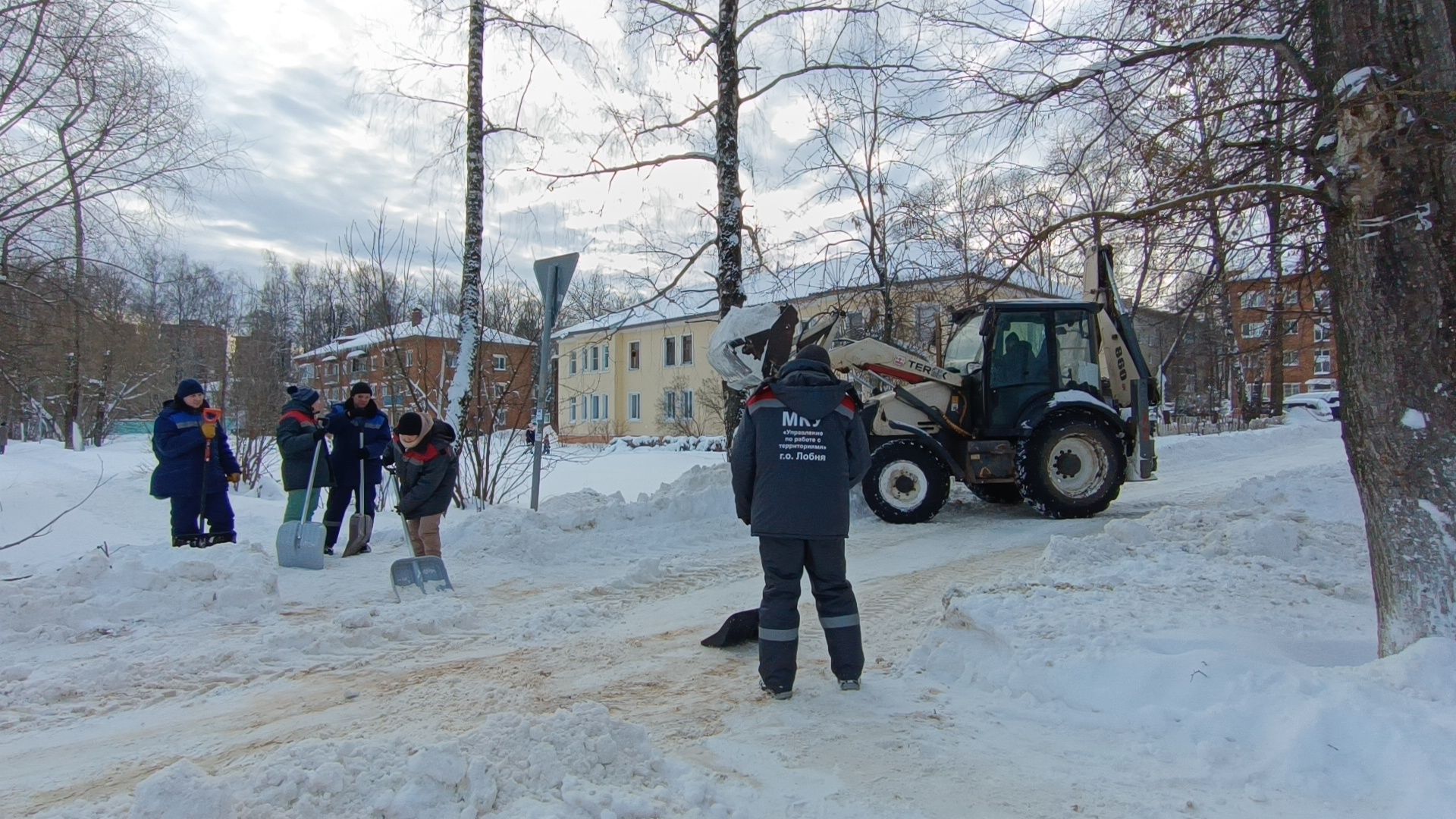 жкх, уборка снега, дворник,