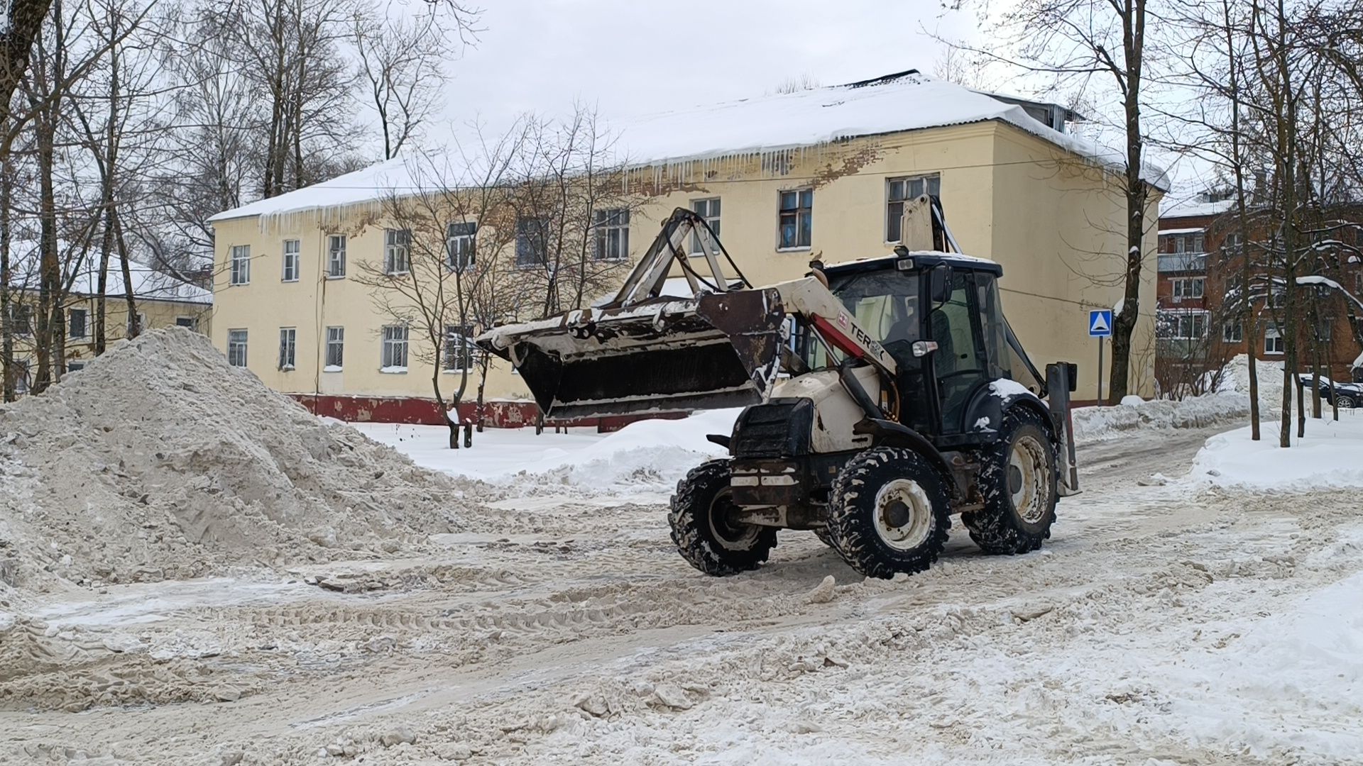 жкх, уборка снега, дворник,
