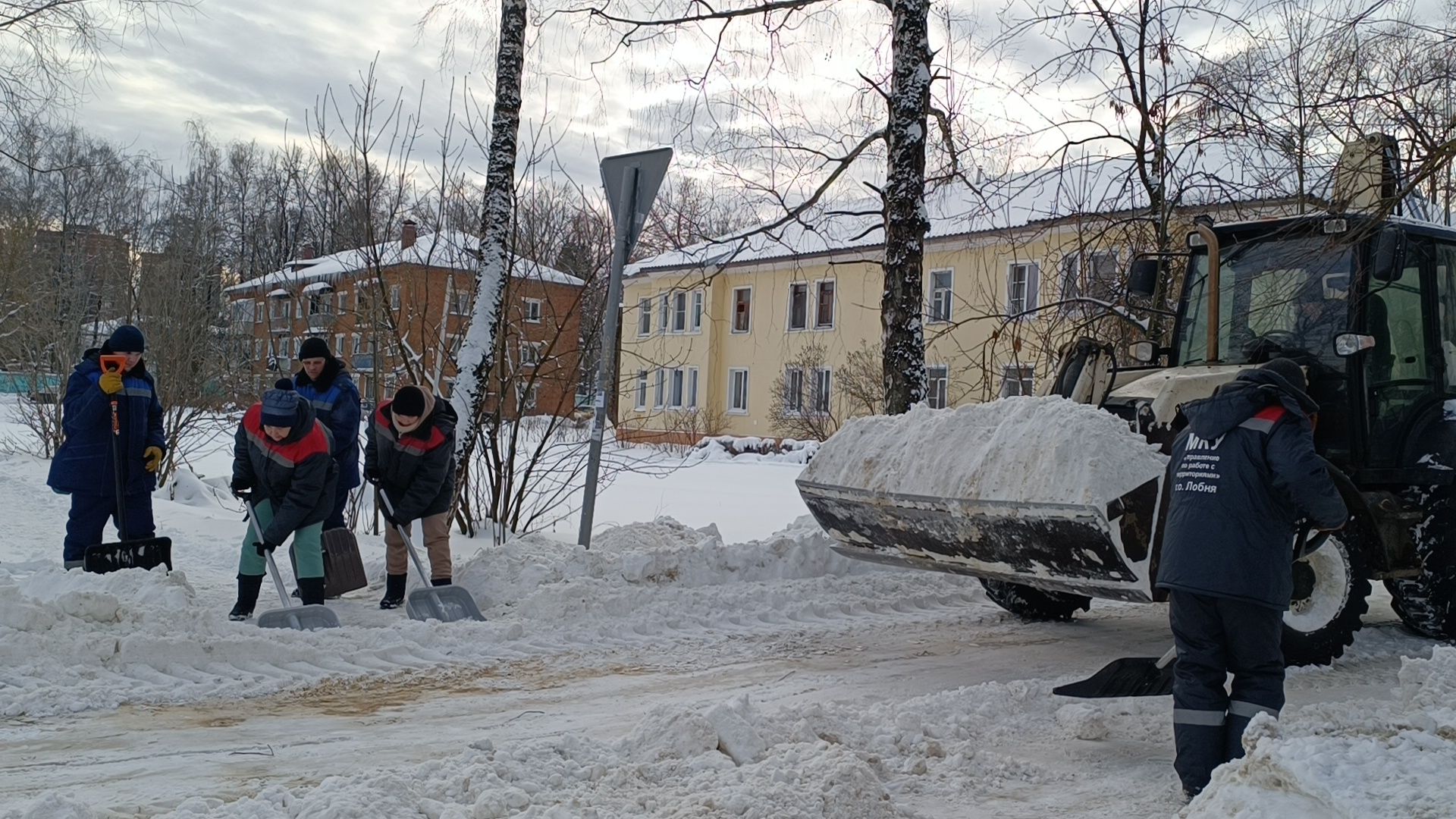 жкх, уборка снега, дворник,