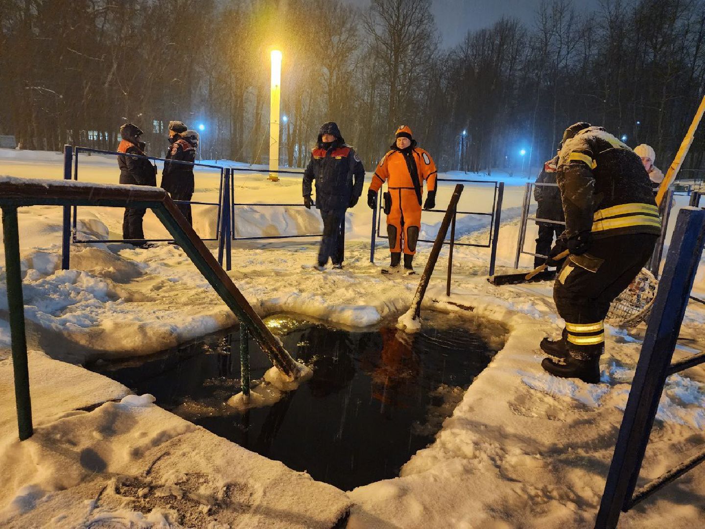 крещение господне, 19 января,крещенская вода,ленинский округ,
