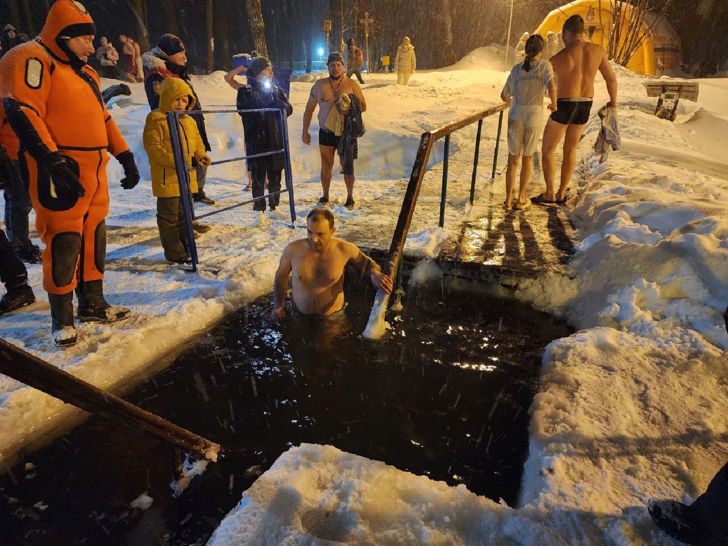крещение господне, 19 января,крещенская вода,ленинский округ,
