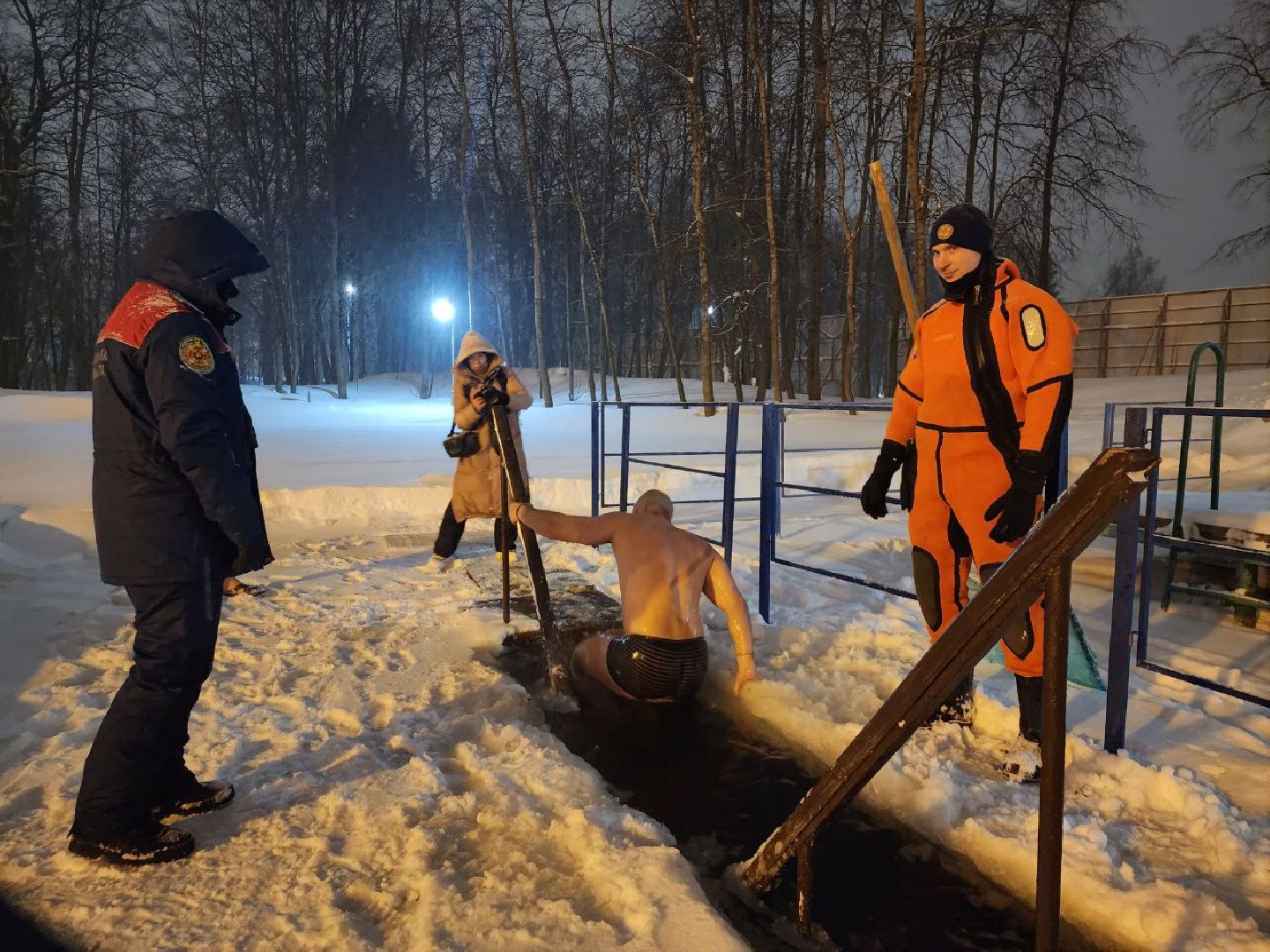 крещение господне, 19 января,крещенская вода,ленинский округ,