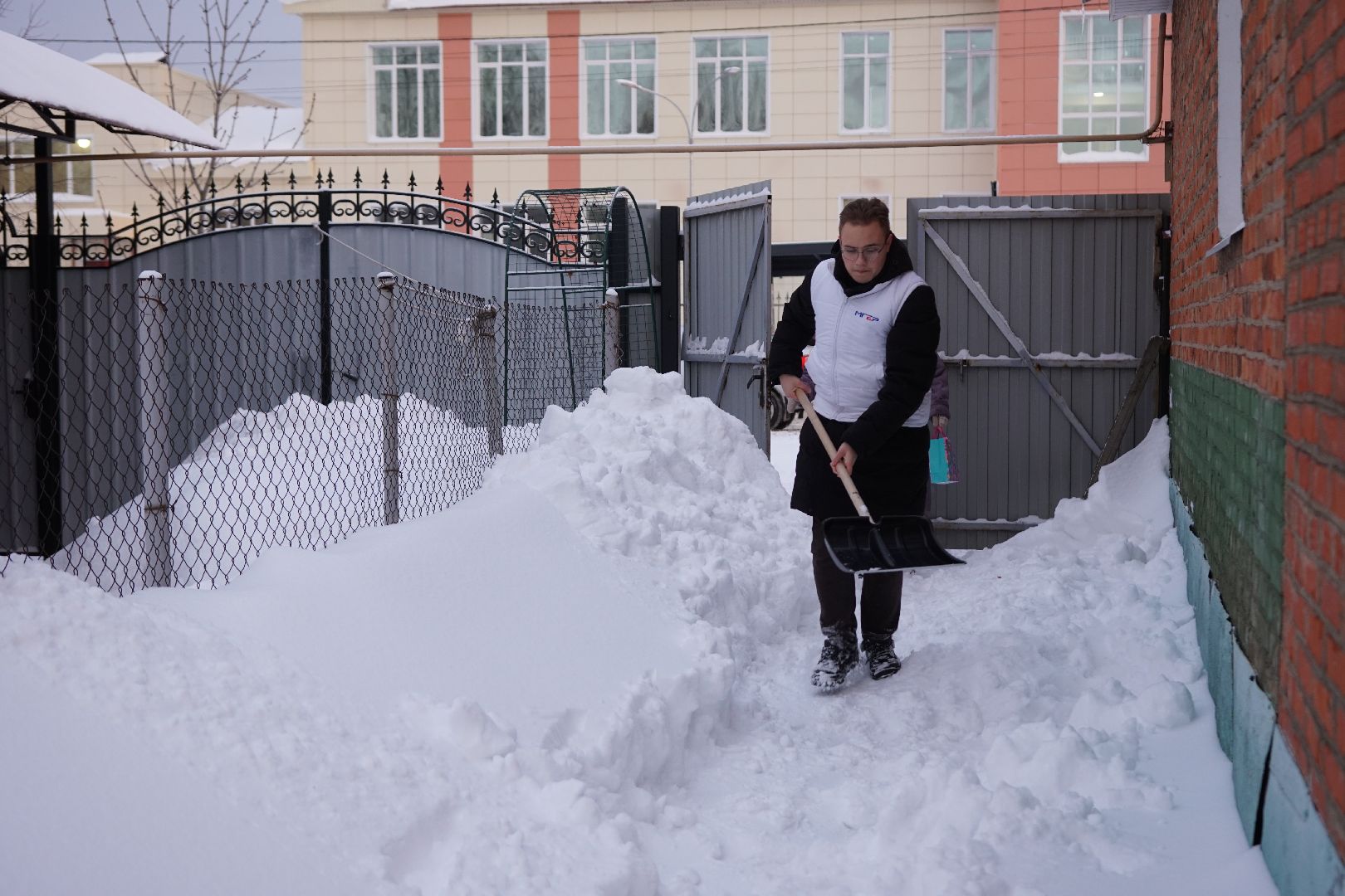Егорьевск, помощь, снег, уборка, пенсионер, активное долголетие, волонтер,