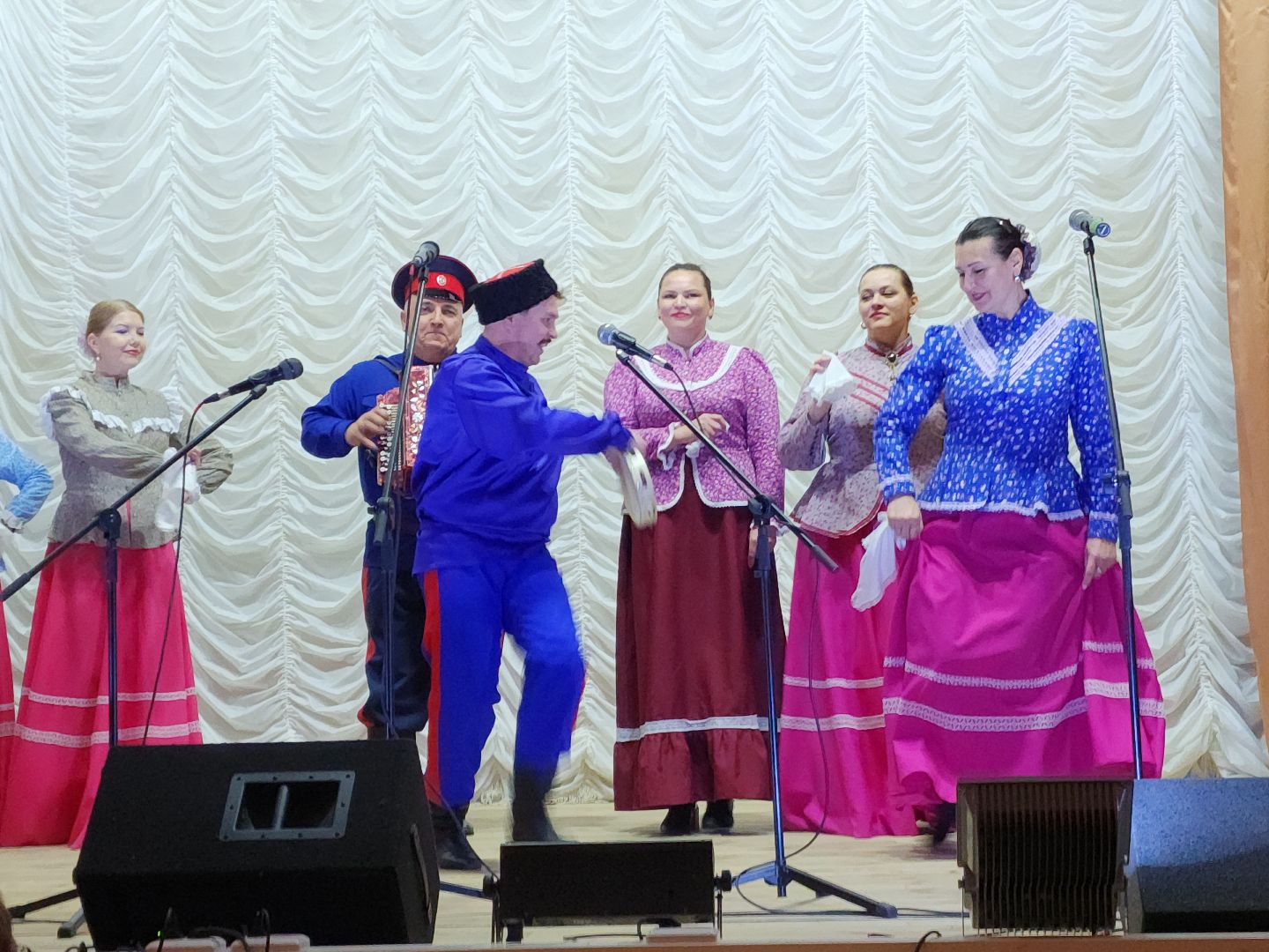 С гармонью для победы, шатура, городской округ культура, концерт, казачья песня, народные танцы, петровское,