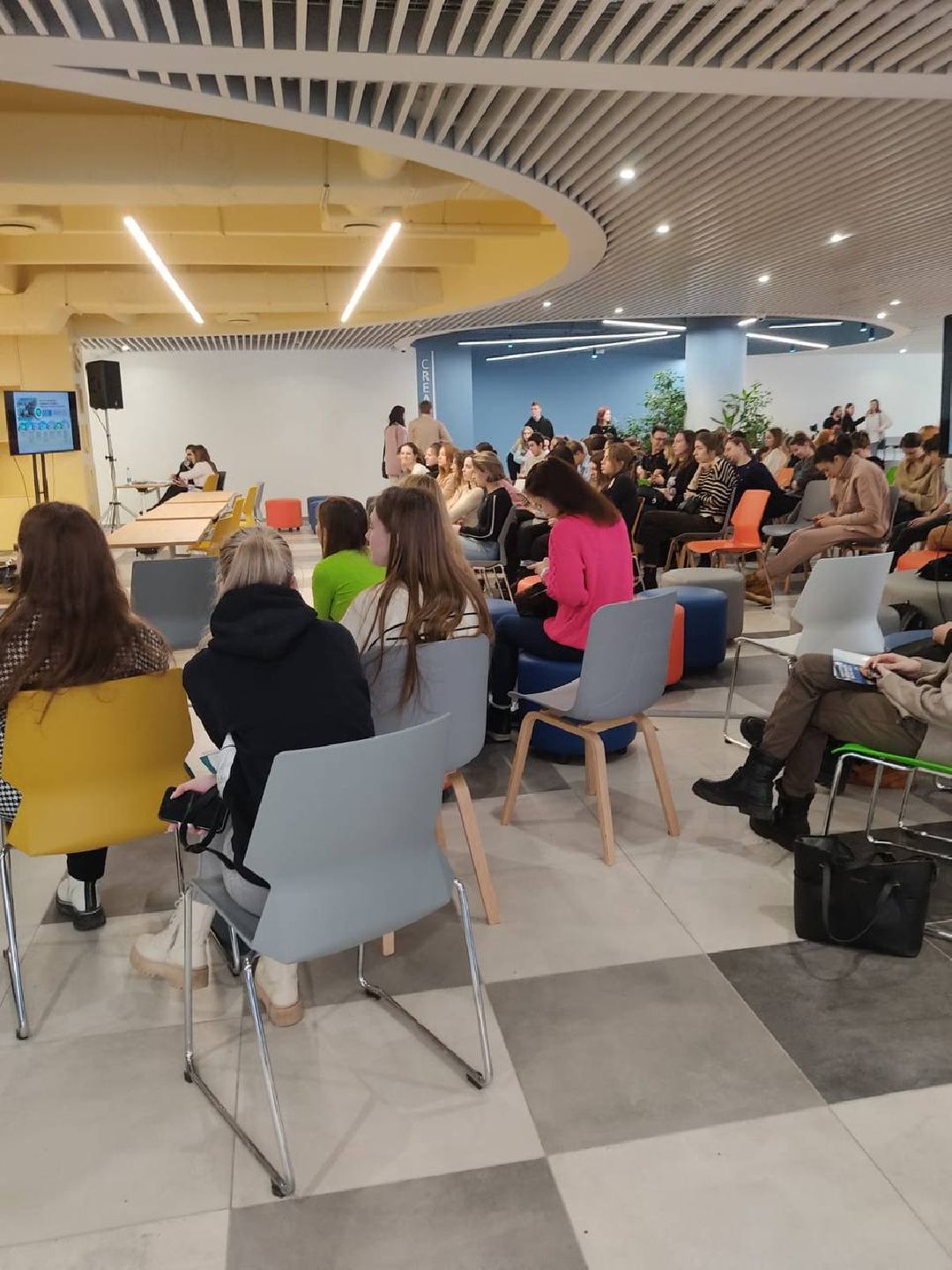 Лосино-Петровский, общество