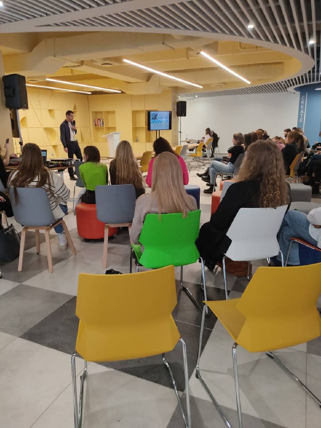 Лосино-Петровский, общество