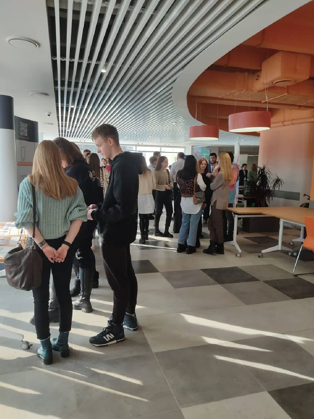 Лосино-Петровский, общество