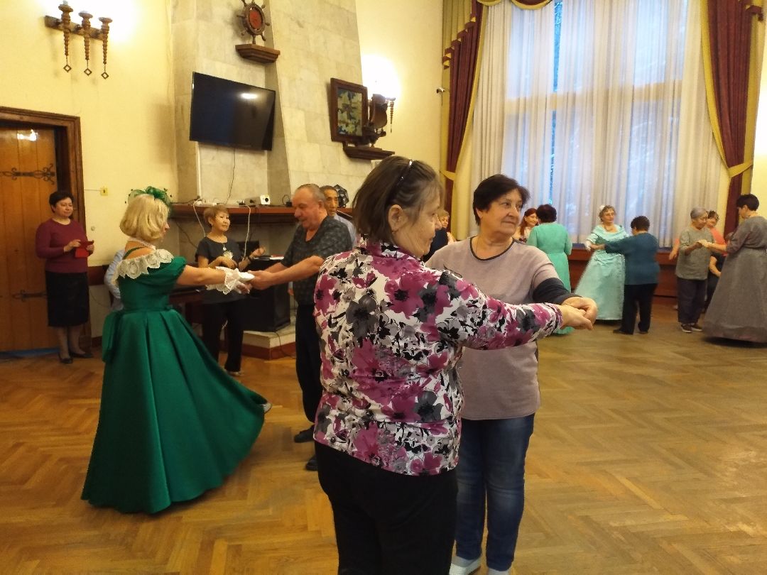 Лосино-Петровский, общество