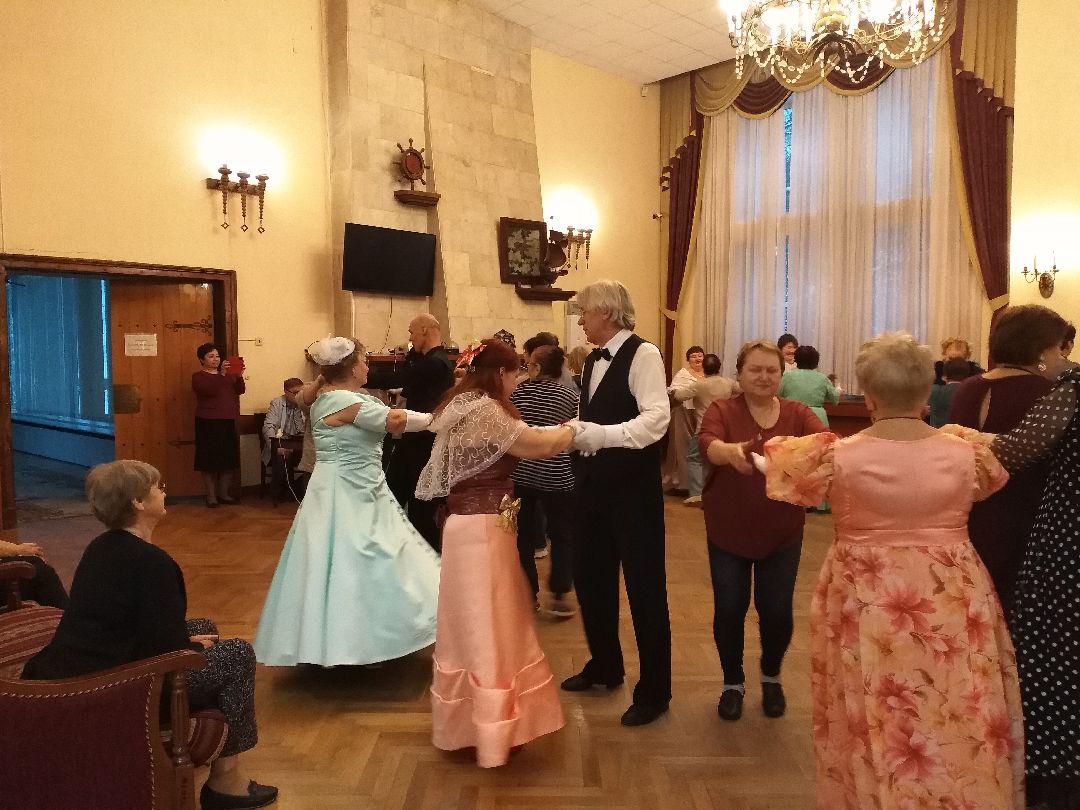 Лосино-Петровский, общество