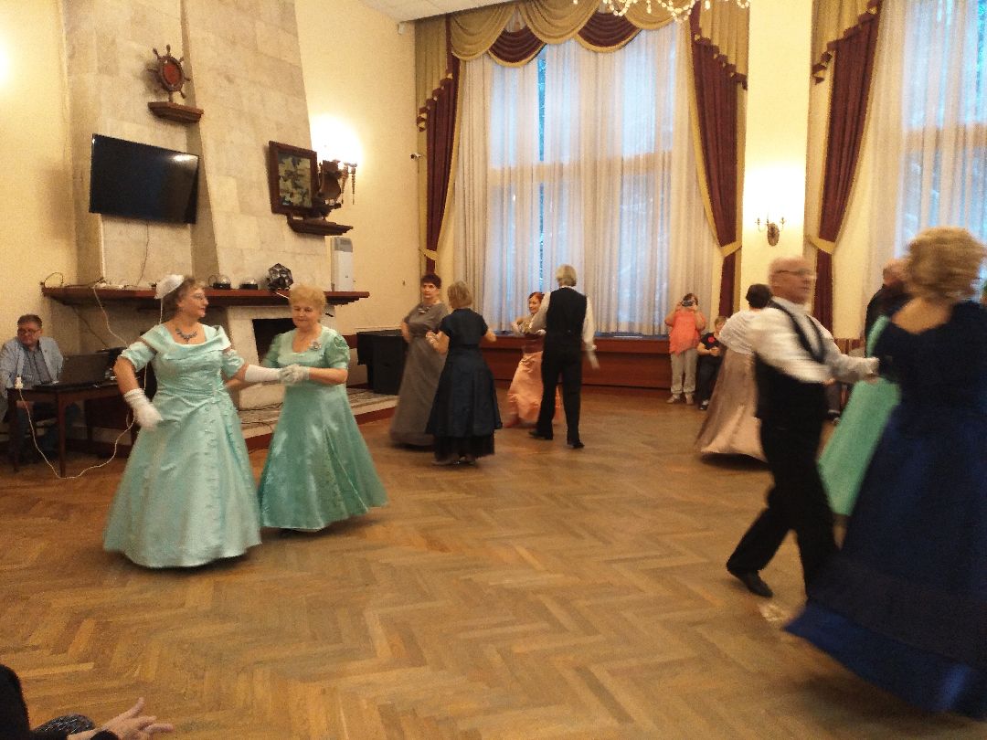 Лосино-Петровский, общество