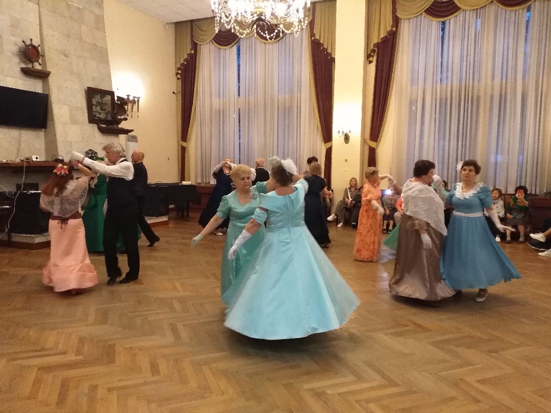 Лосино-Петровский, общество