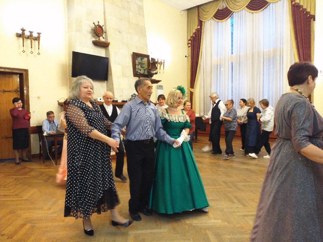 Лосино-Петровский, общество