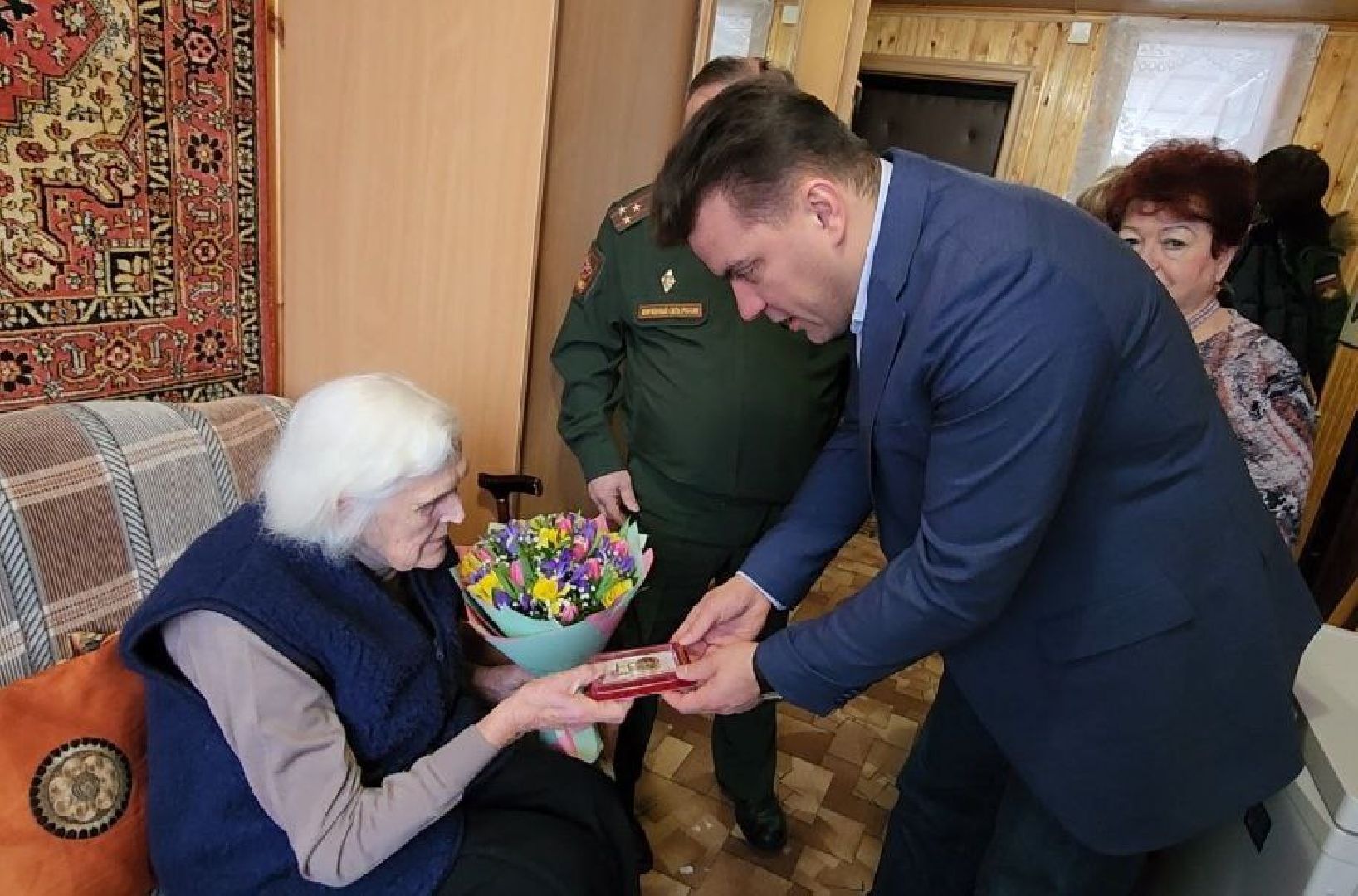 можайск, можайский городской округ, подмосковье, ленинград, блокада ленинграда, блокадники, ветераны, глава округа, юбилейная медаль, поздравления, история,