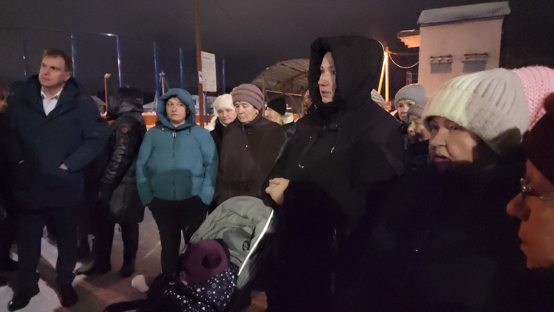 волоколамск, люди, каток, каток в парке, администрация, выездная администрация,