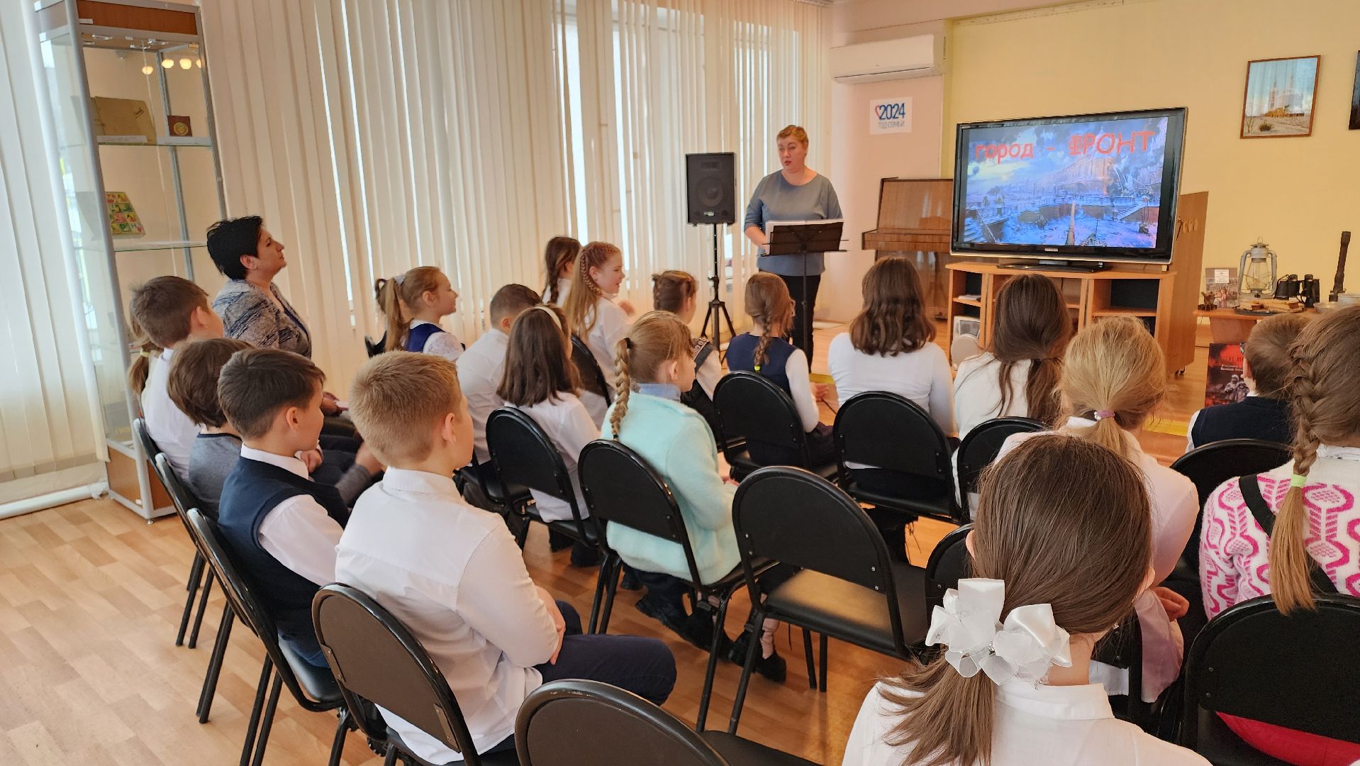 кашира, час мужества, блокада ленинграда, школьники, центральная библиотека, патриотическое воспитание, ВОВ,