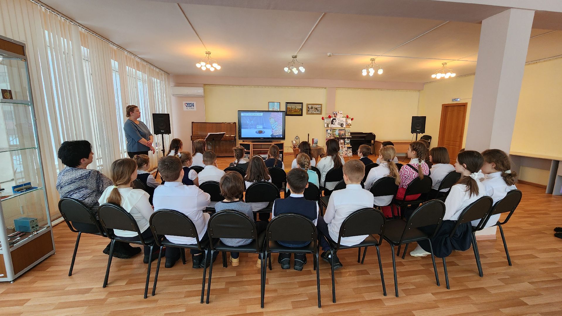 кашира, час мужества, блокада ленинграда, школьники, центральная библиотека, патриотическое воспитание, ВОВ,